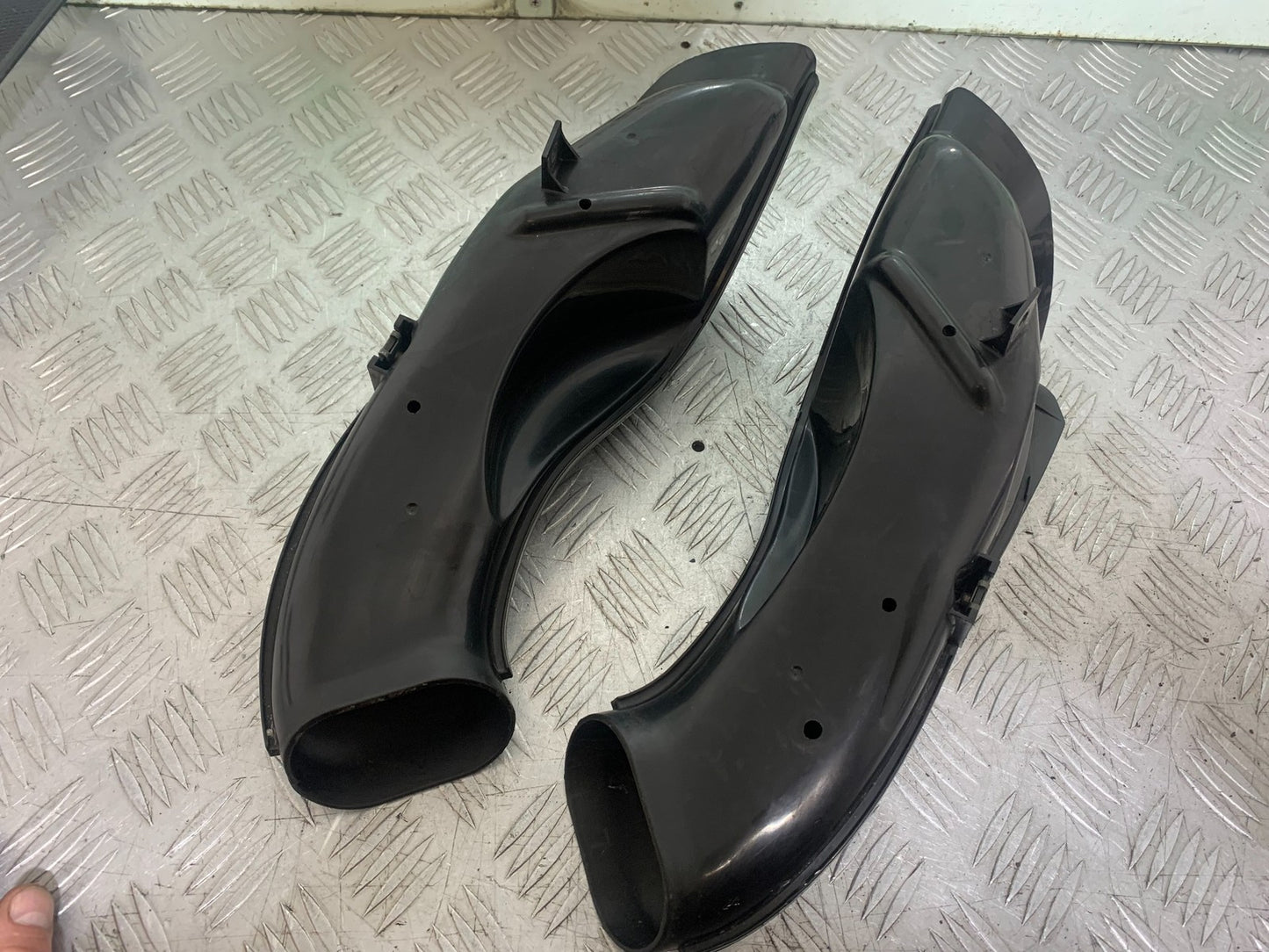 SUZUKI GSXR750 GSXR 750 K4 K5 AIR TUBES  2004-2005 (CMB1319)