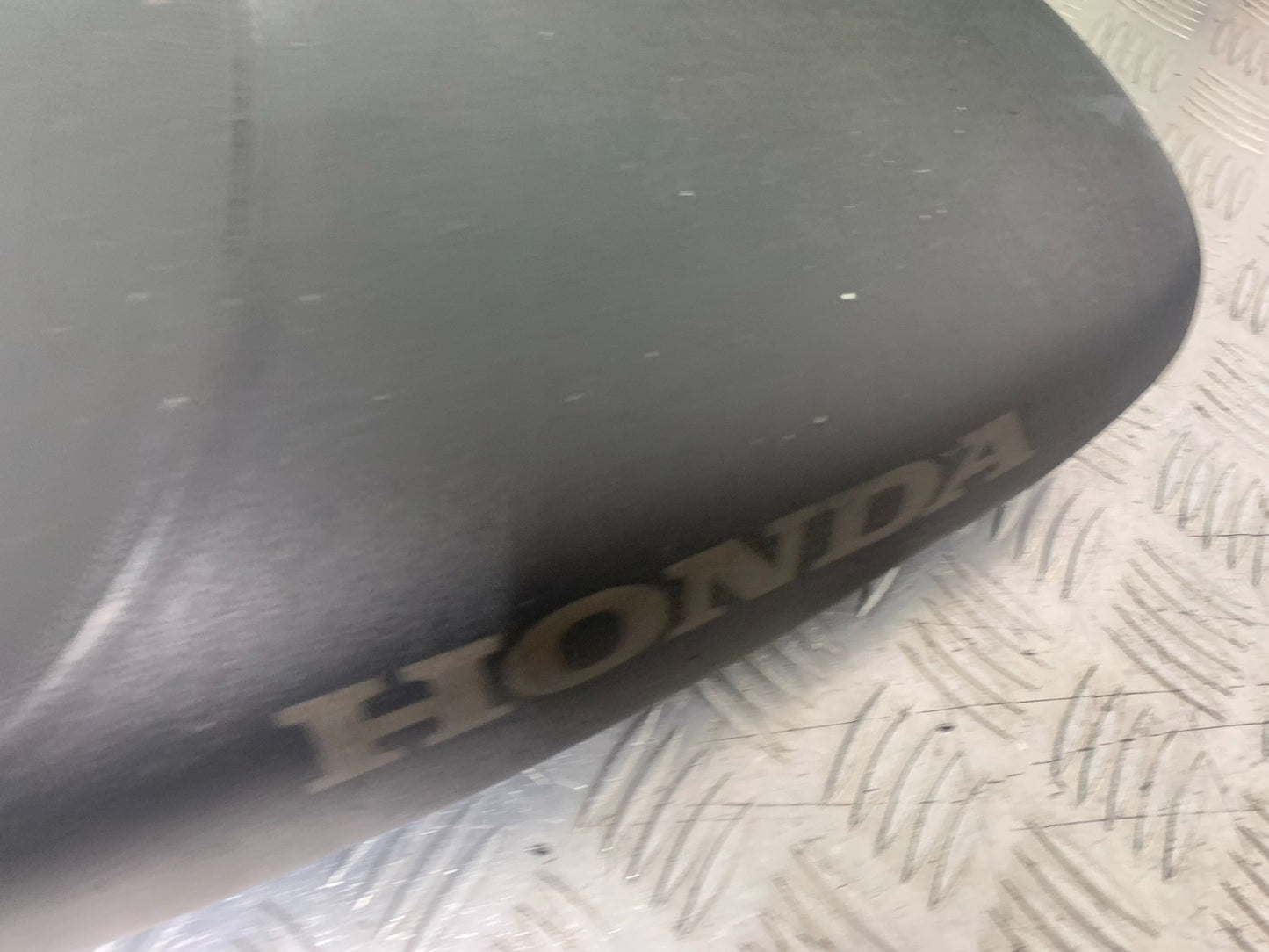 HONDA XL125 VARADERO SEAT   YEAR 2001-2006  (CMB1210)