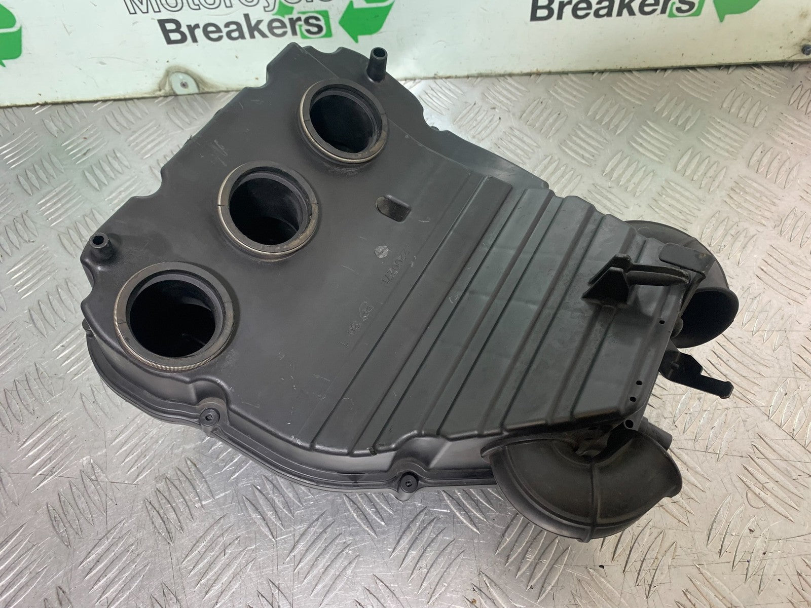 TRIUMPH 1050 SPEED TRIPLE AIRBOX YEAR 2005-2007 (CMB1322)
