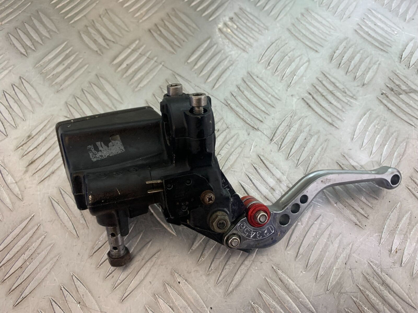 KAWASAKI Z750 ZR750 ZR-7S FRONT MASTER CYLINDER  YEAR 1999-05 (CMB1135)