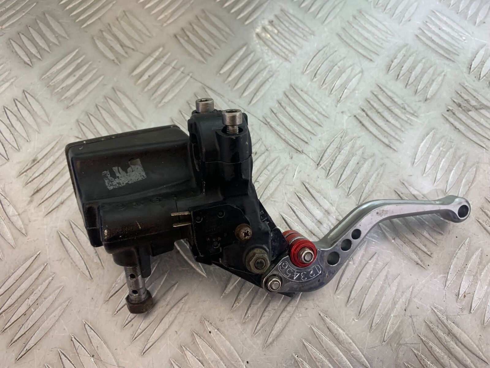 KAWASAKI Z750 ZR750 ZR-7S FRONT MASTER CYLINDER  YEAR 1999-05 (CMB1135)