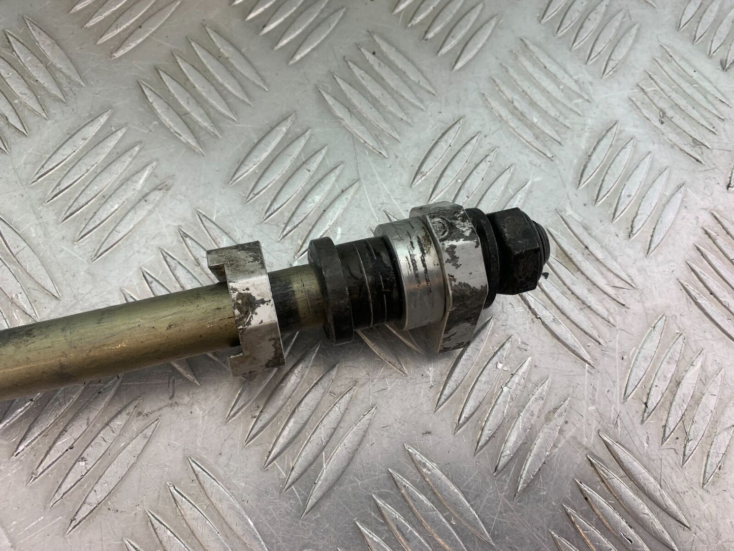 TRIUMPH TIGER 800 REAR WHEEL SPINDLE  YEAR 2011-2014 (CMB1113)