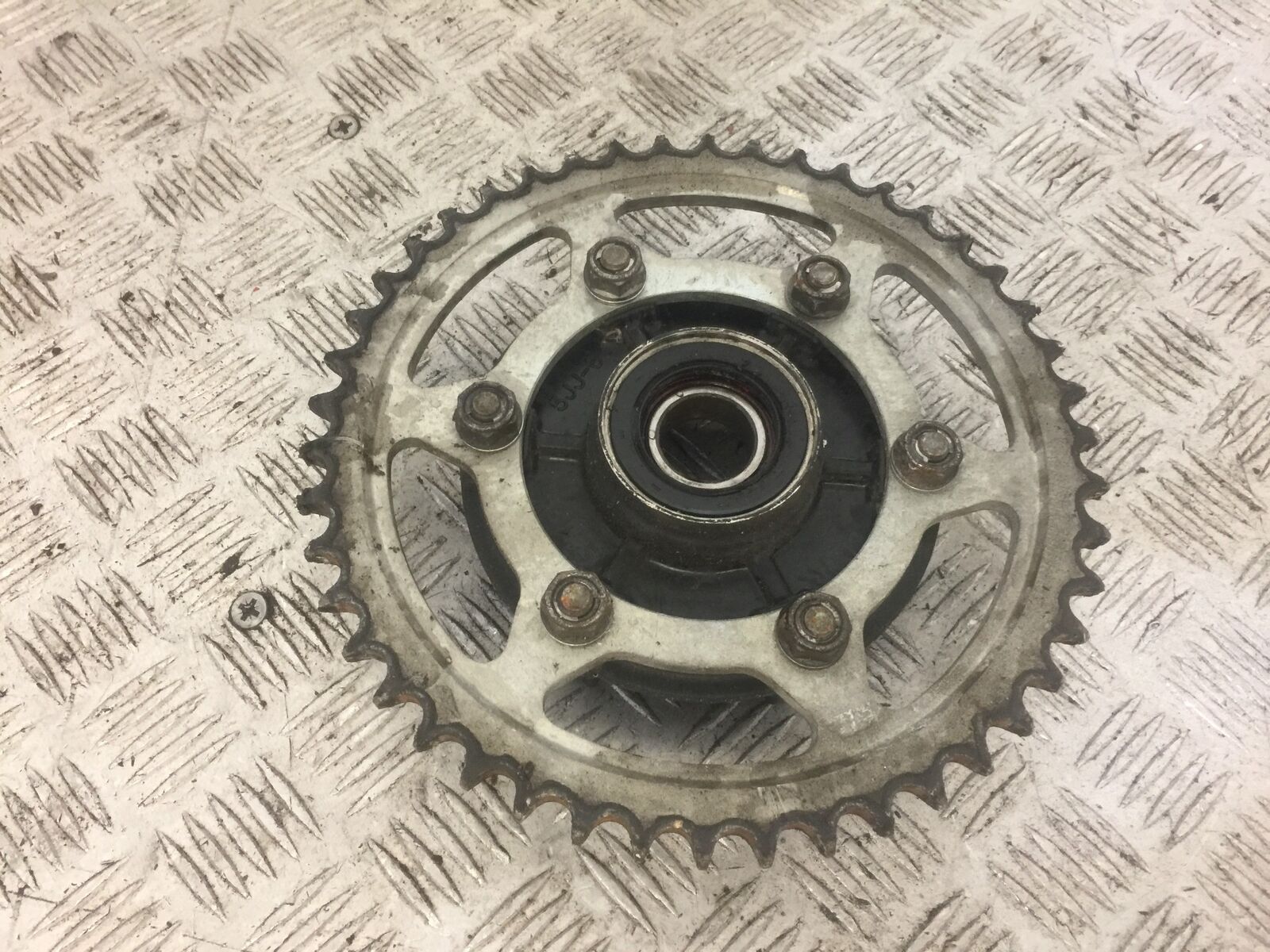 YAMAHA FZ6 SPROCKET CARRIER  YEAR 2004 (STOCK 693)