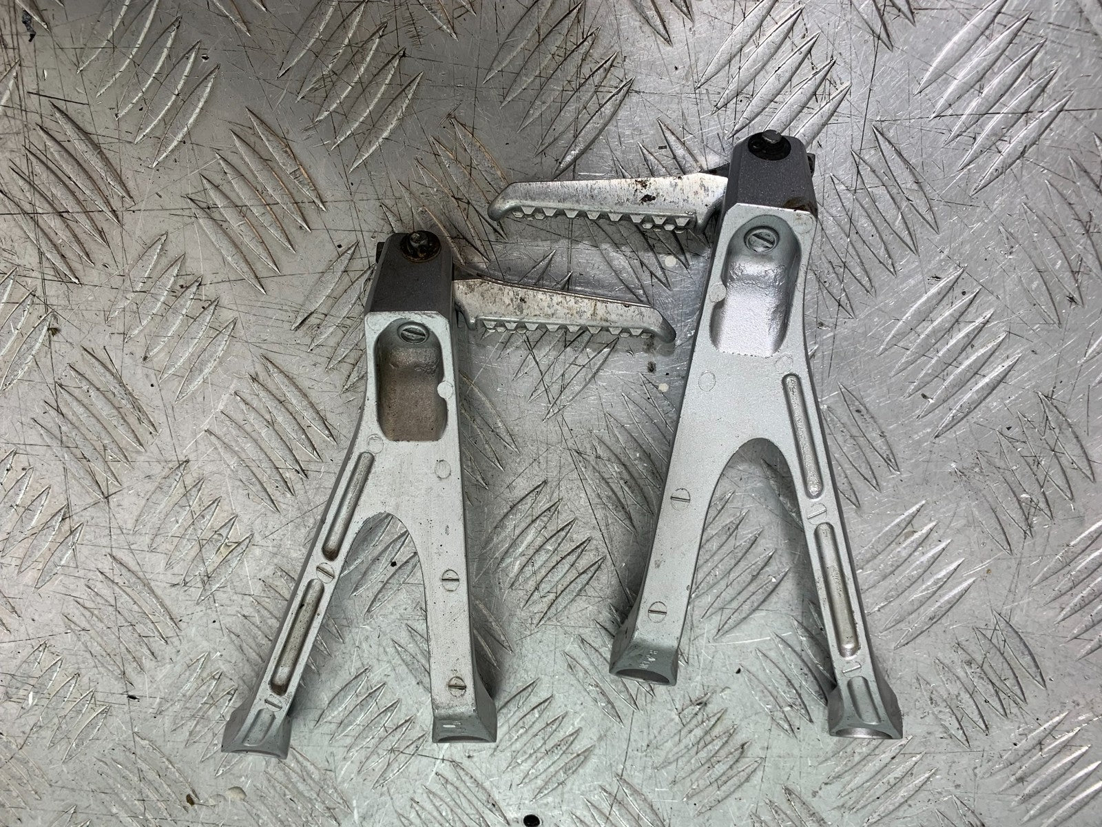 HONDA CBR1000 rr FIREBLADE REAR HANGERS AND PEGS   2012-2016 (CMB1280)