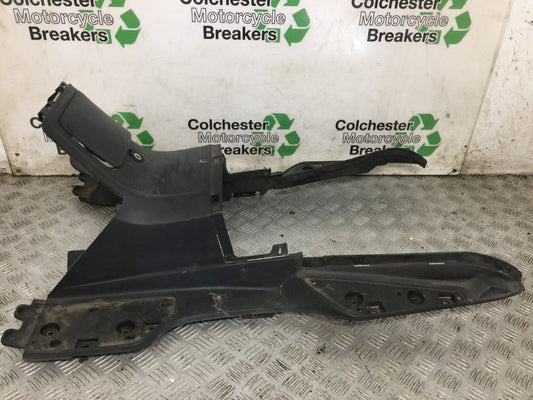 SUZUKI AN 250 BURGMAN INNER FOOTBOARD  YEAR 1999  (STOCK 881)