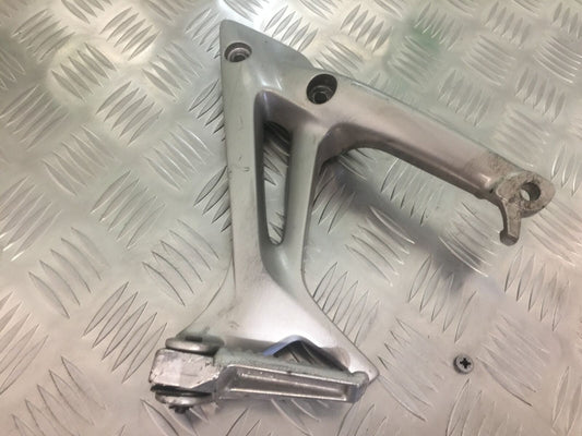 HONDA VFR800 VFR 800 V-TEC LEFT REAR HANGER   YEAR  2003 -2009 (STOCK 916)