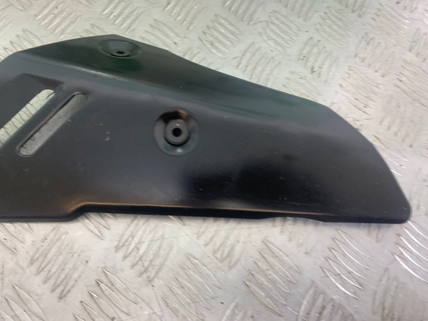SUZUKI GSR600 GSR 600 EXHAUST SHIELD  2006-2010 (CMB1177)