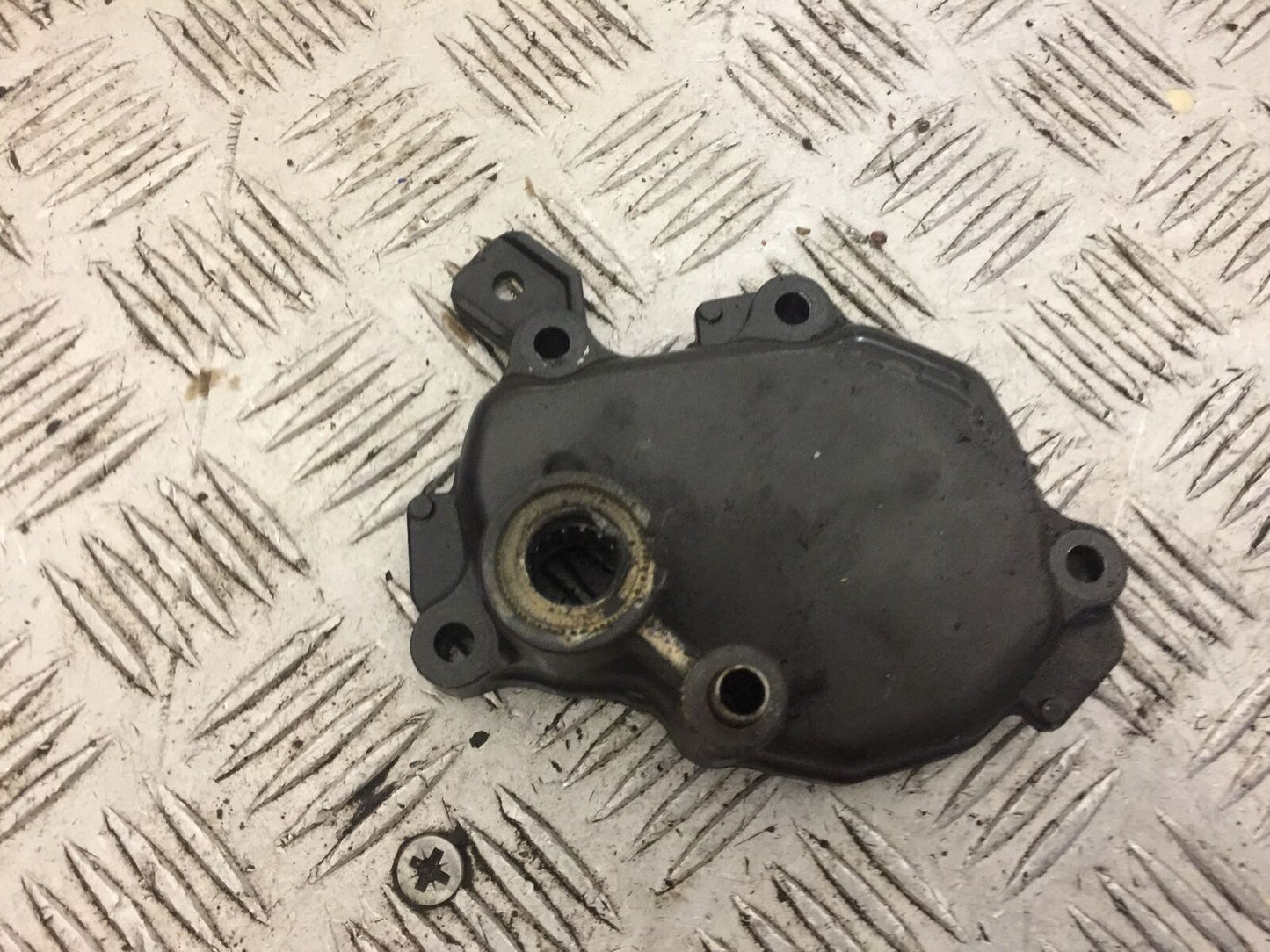 HONDA CBR1000 rr FIREBLADE GEAR SHAFT COVER YEAR 2004-07 (STOCK 690)