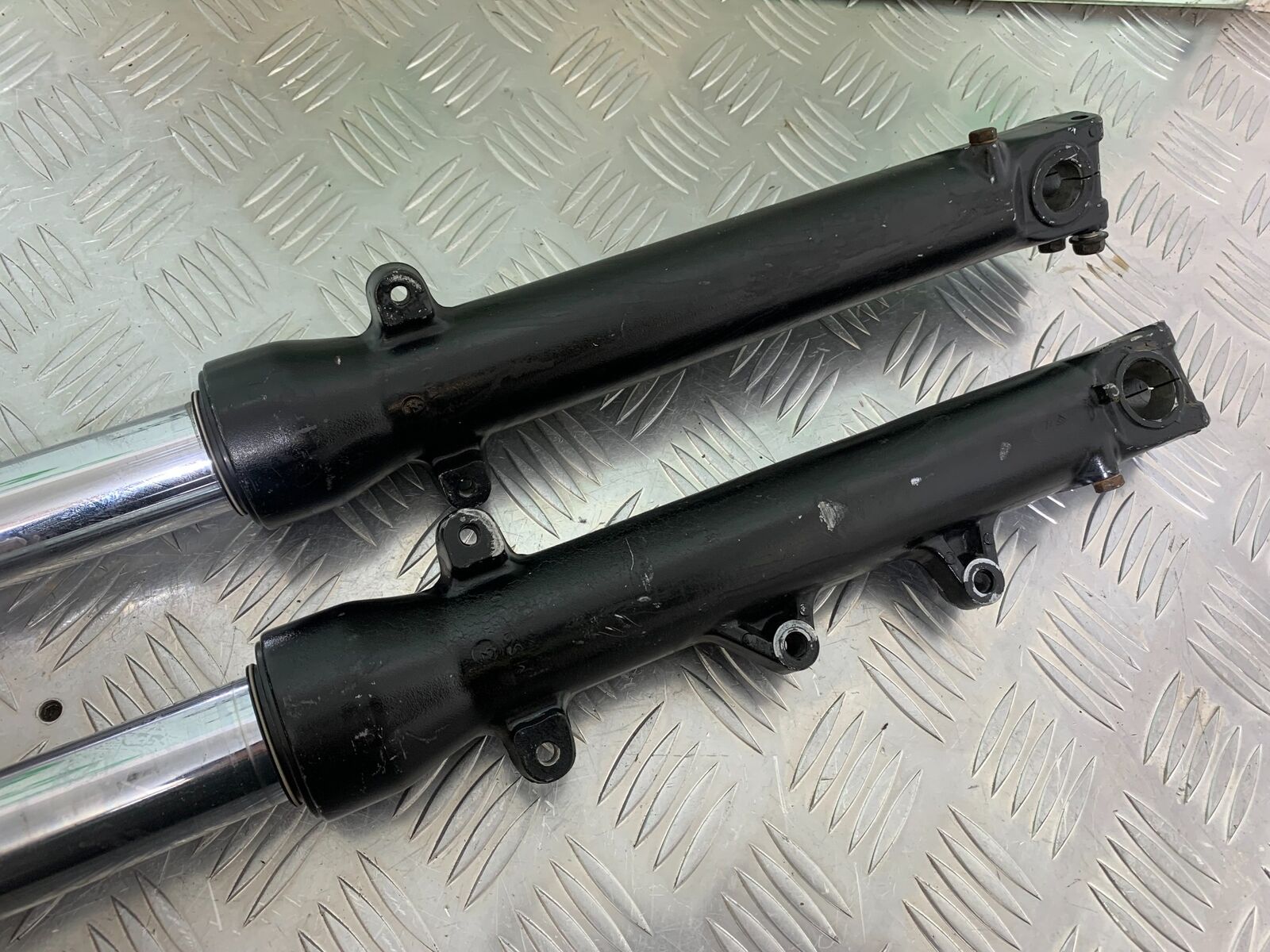 HONDA NTV 650 REVERE FORKS (BENT) YEAR 1988-1996 (CMB1025))