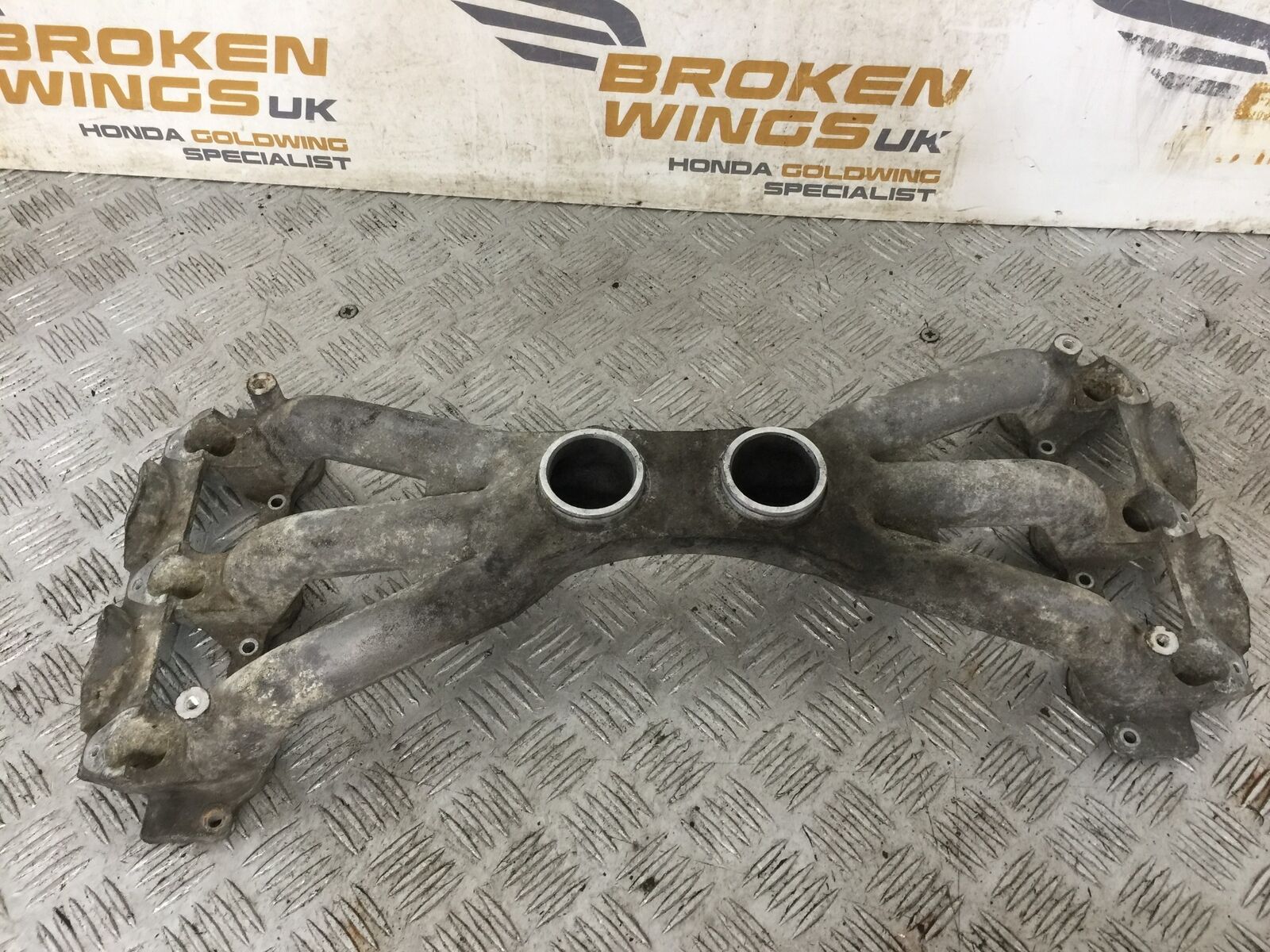HONDA GL1800 GL 1800 CARB MANIFOLDS   YEAR 2004-10 ABS (STOCK 890)