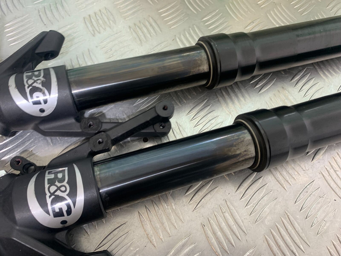 DUCATI DIAVEL 1200 FORKS  YEAR 2014-17 (CMB1054)