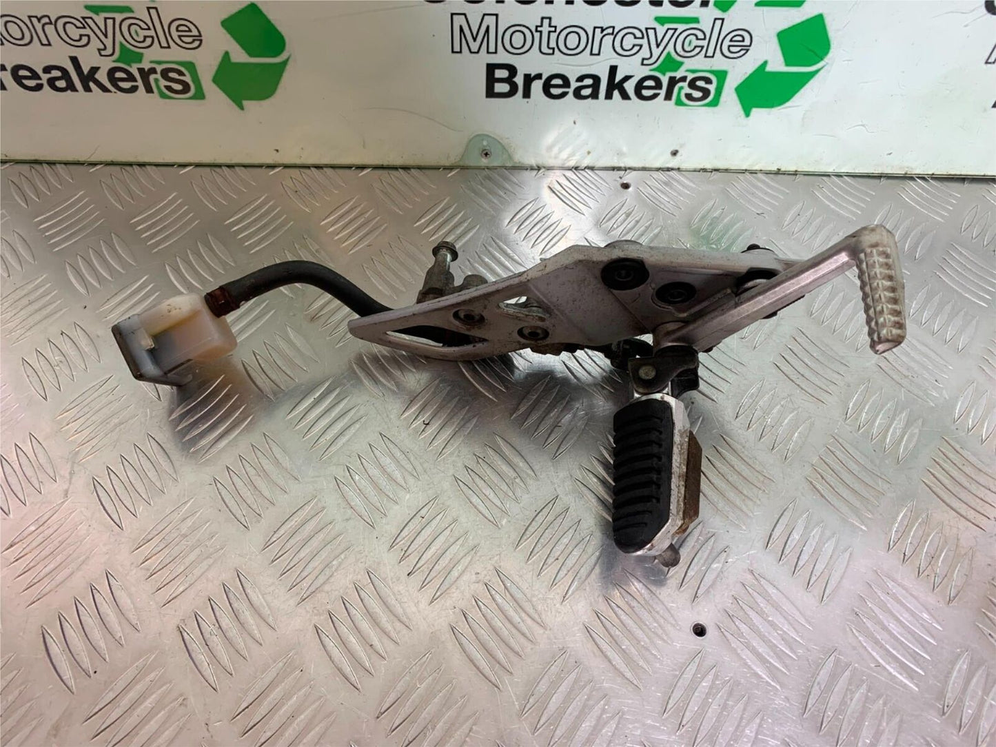 SUZUKI GSX1250 GSX 1250 FRONT RIGHT HANGER  YEAR 2013-2016  (CMB1013)
