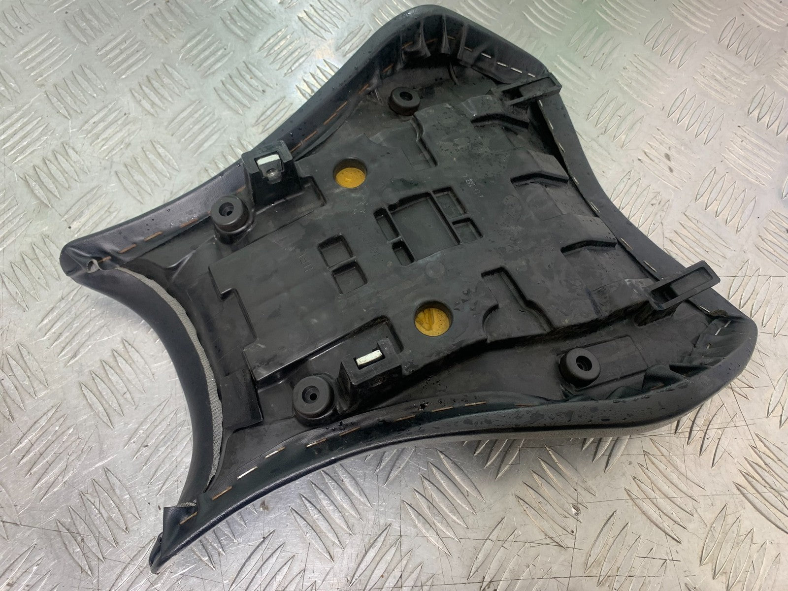 HONDA CBR1000 rr FIREBLADE FRONT SEAT  YEAR 2012-2016 (CMB1198)