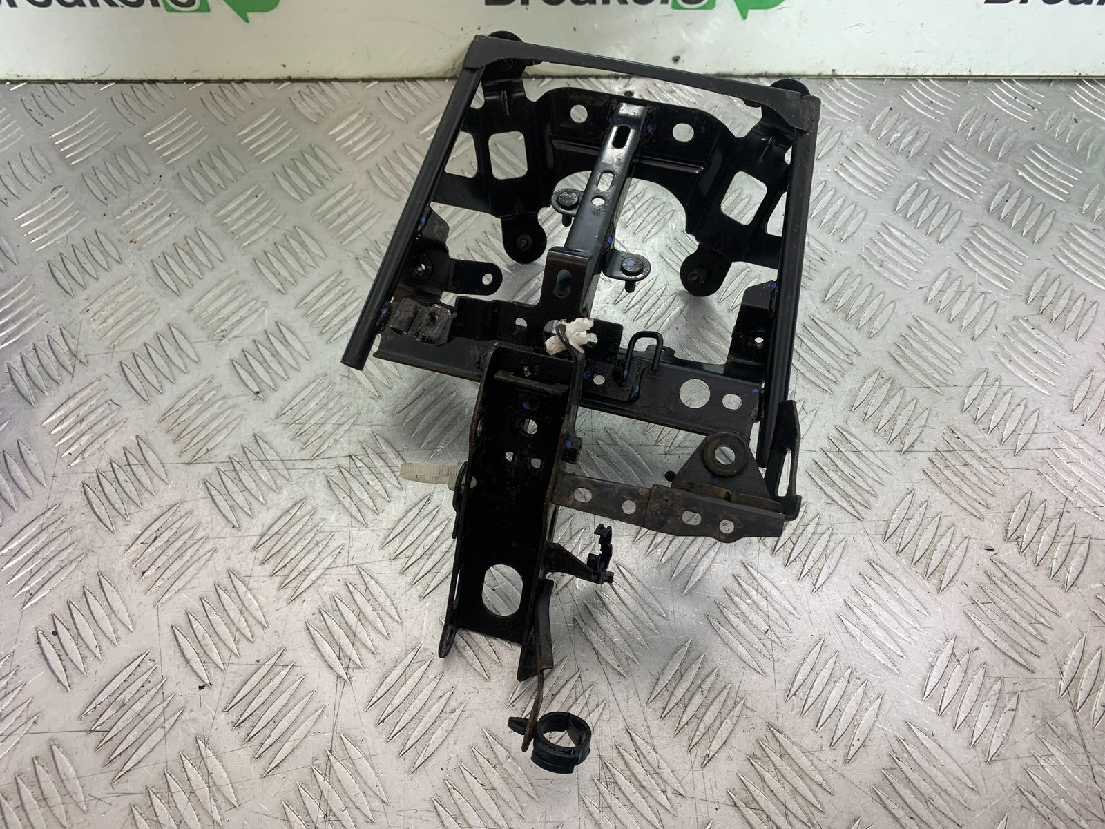 YAMAHA NMAX-125 N MAX 125 FAIRING BRACKET   YEAR 2015-2020  (CMB1231)