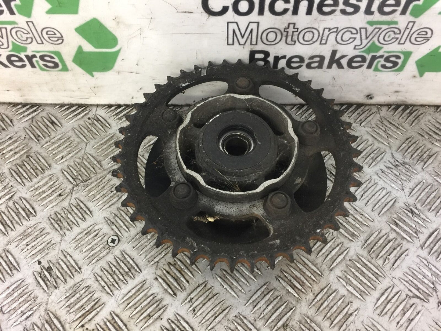 HONDA CBR1100 CBR 1100 BLACKBIRD SPROCKET CARRIER   YEAR 1998 (CARBED) STOCK 442