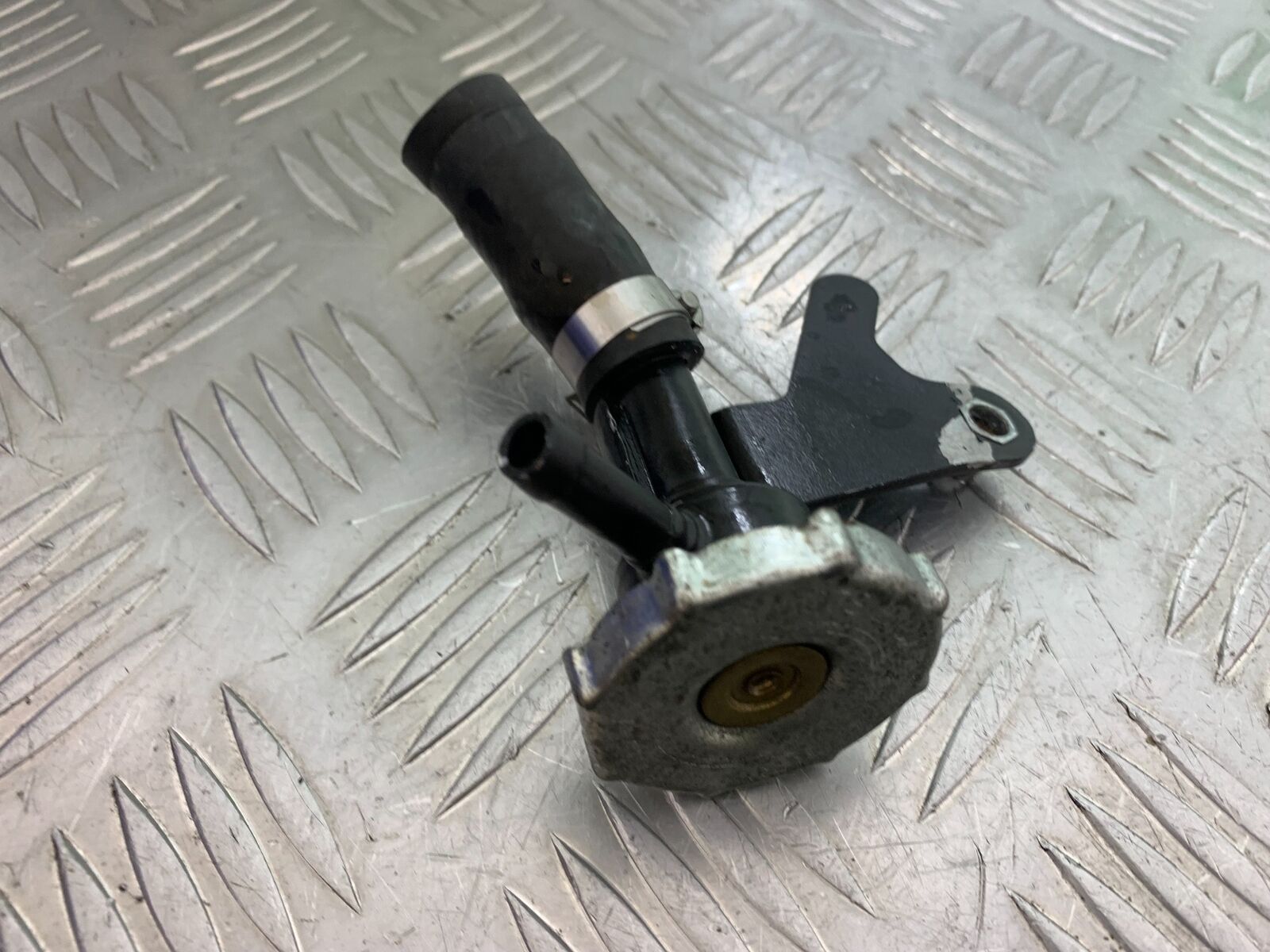 TRIUMPH THUNDERBIRD 1600 RADIATOR CAP  YEAR 2011 (CMB1107)