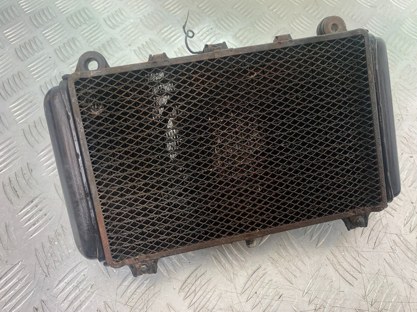 KAWASAKI GPZ600 GPZ 600 RADIATOR AND FAN  YEAR 1988-90 (CMB1258)