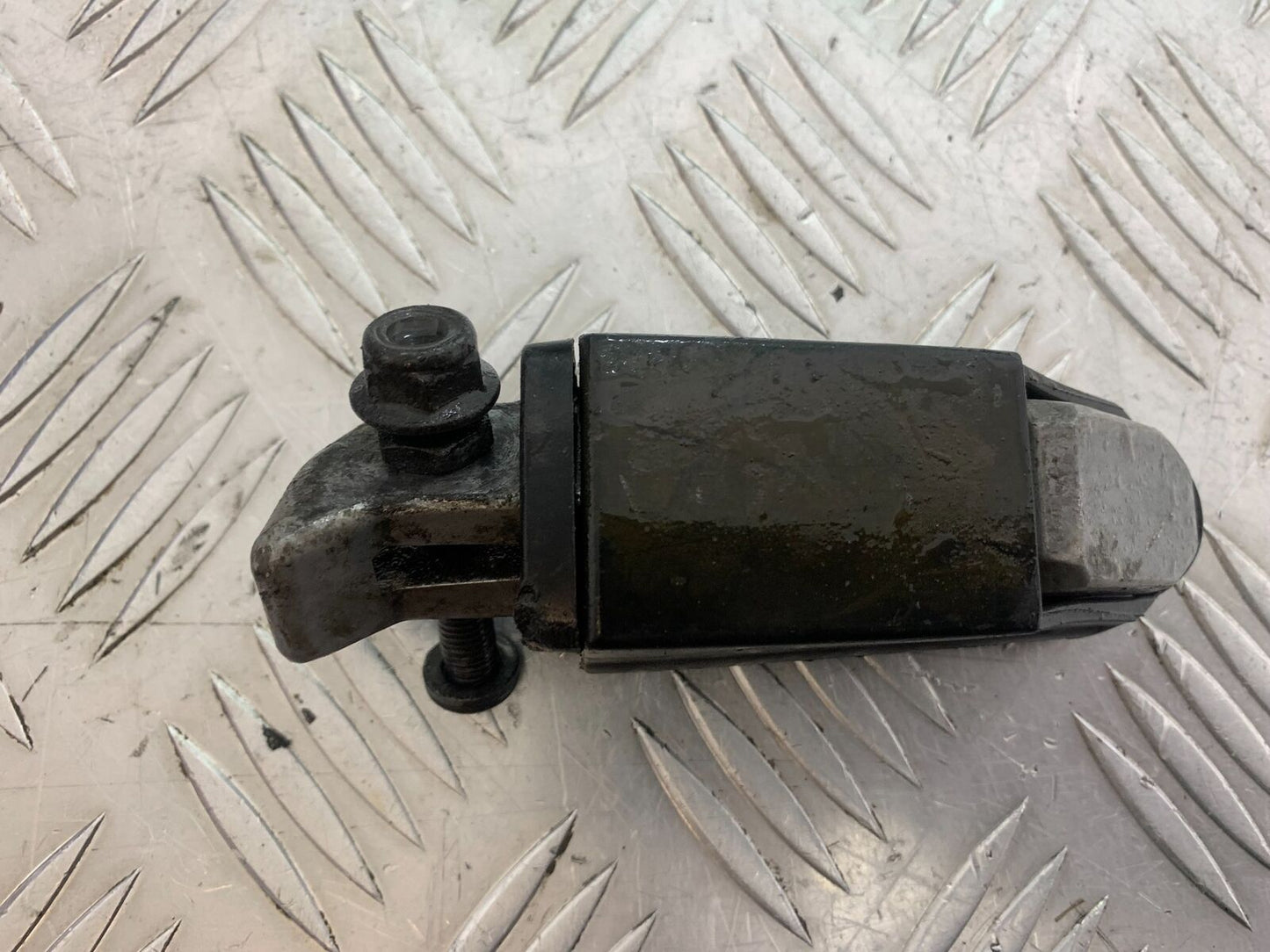 TRIUMPH TIGER 800 1X REAR FOOPEG  YEAR 2011-2014 (CMB1113)
