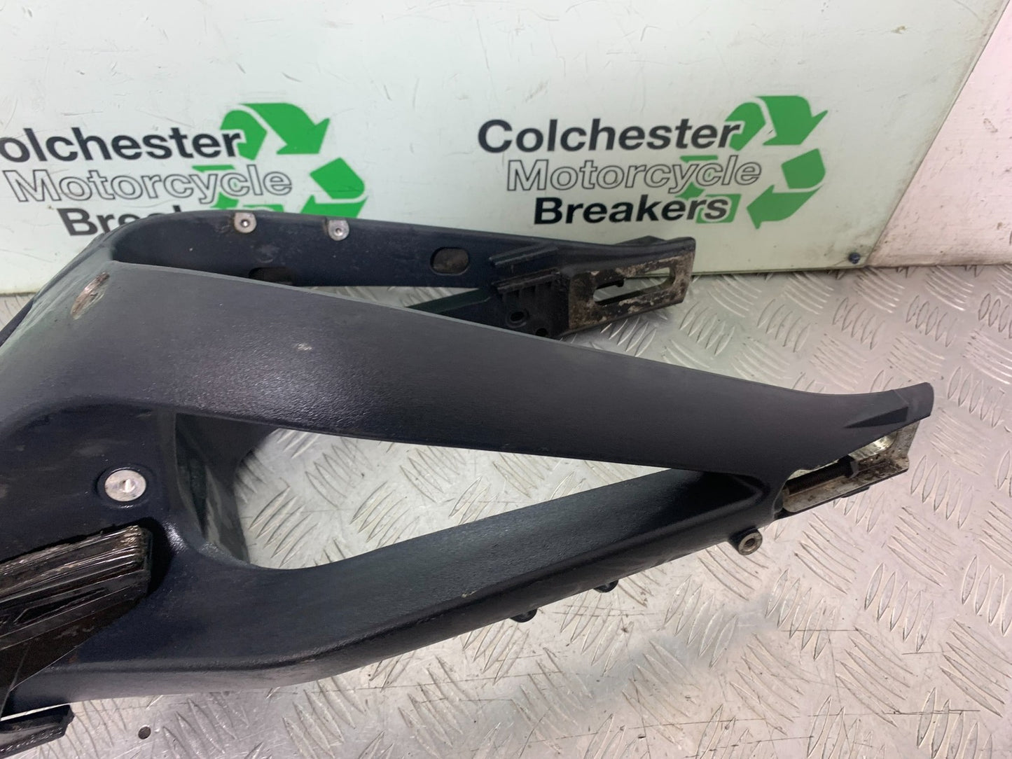 TRIUMPH 675 STREET TRIPLE R SWINGARM YEAR 2013 - 2016 (CMB1221)