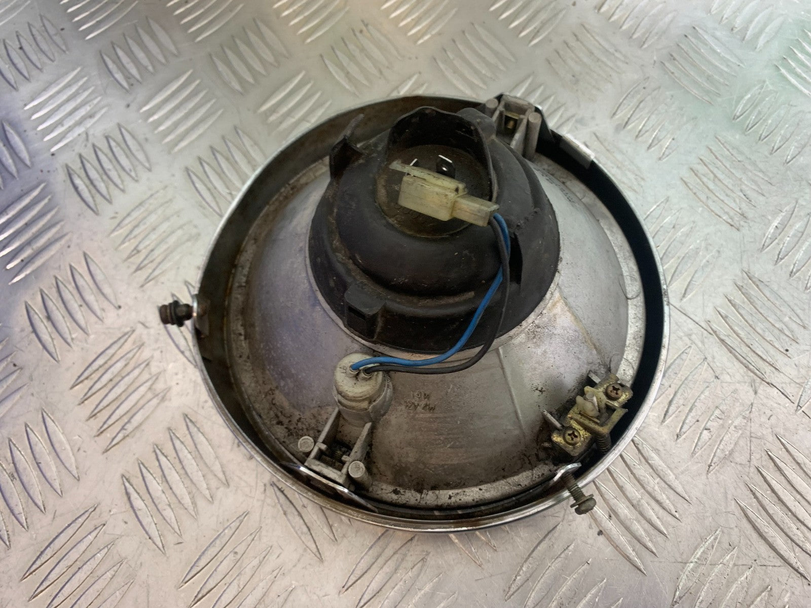 YAMAHA XJR1300 XJR 1300 HEADLIGHT  YEAR  1999-2003 (CMB1119)