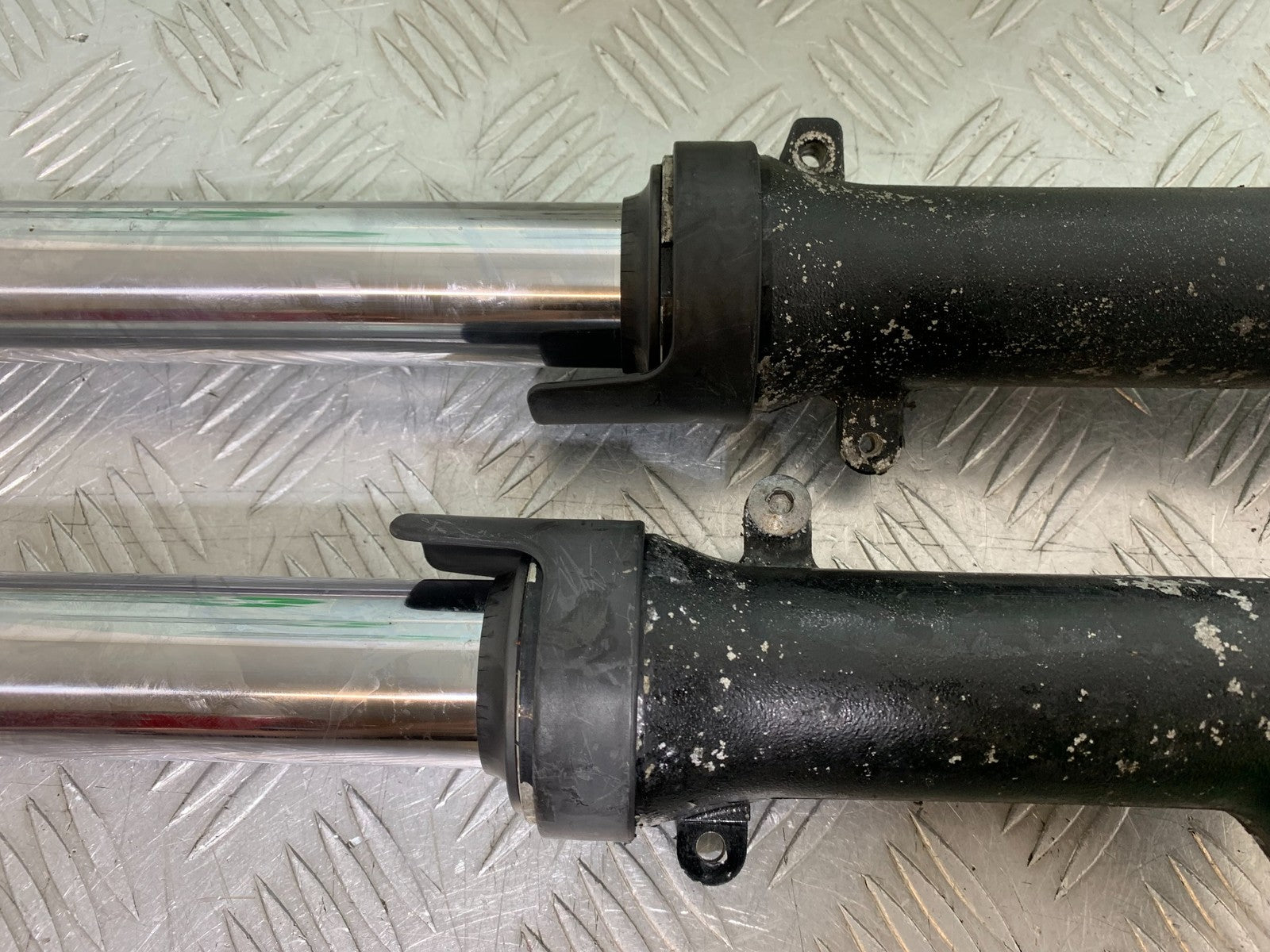 HONDA CBF500 CBF 500 FORKS YEAR 2004-2008  (CMB1294)