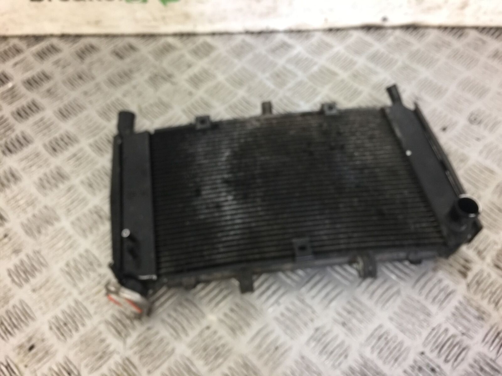 YAMAHA FZ6 S2 RADIATOR   YEAR 2007 (STOCK 547)
