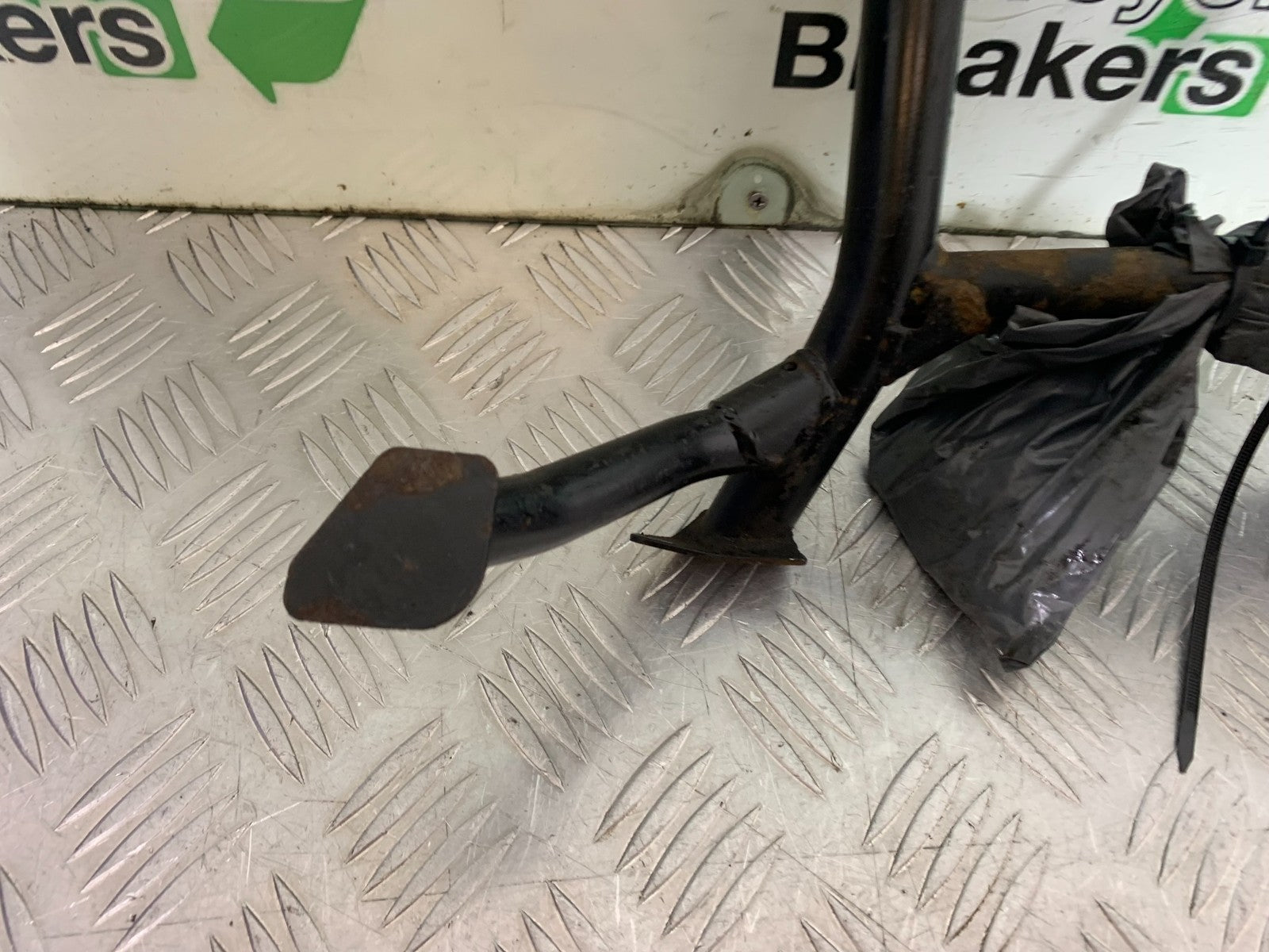 TRIUMPH 1050 SPRINT ST CENTER STAND 2003-2011 (CMB1285)