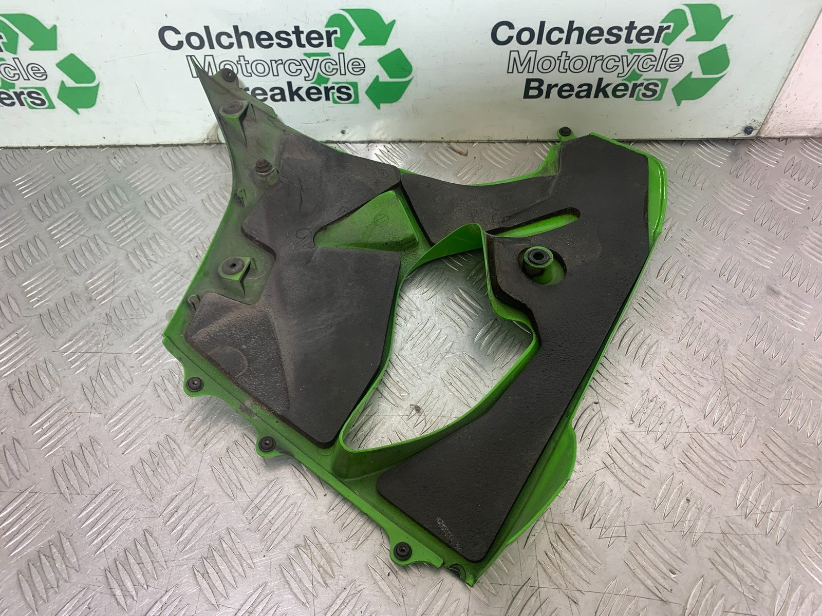 KAWASAKI ZX9R ZX9 E1 LEFT MIDDLE FAIRING PANEL YEAR 2000-01 (CMB1171)