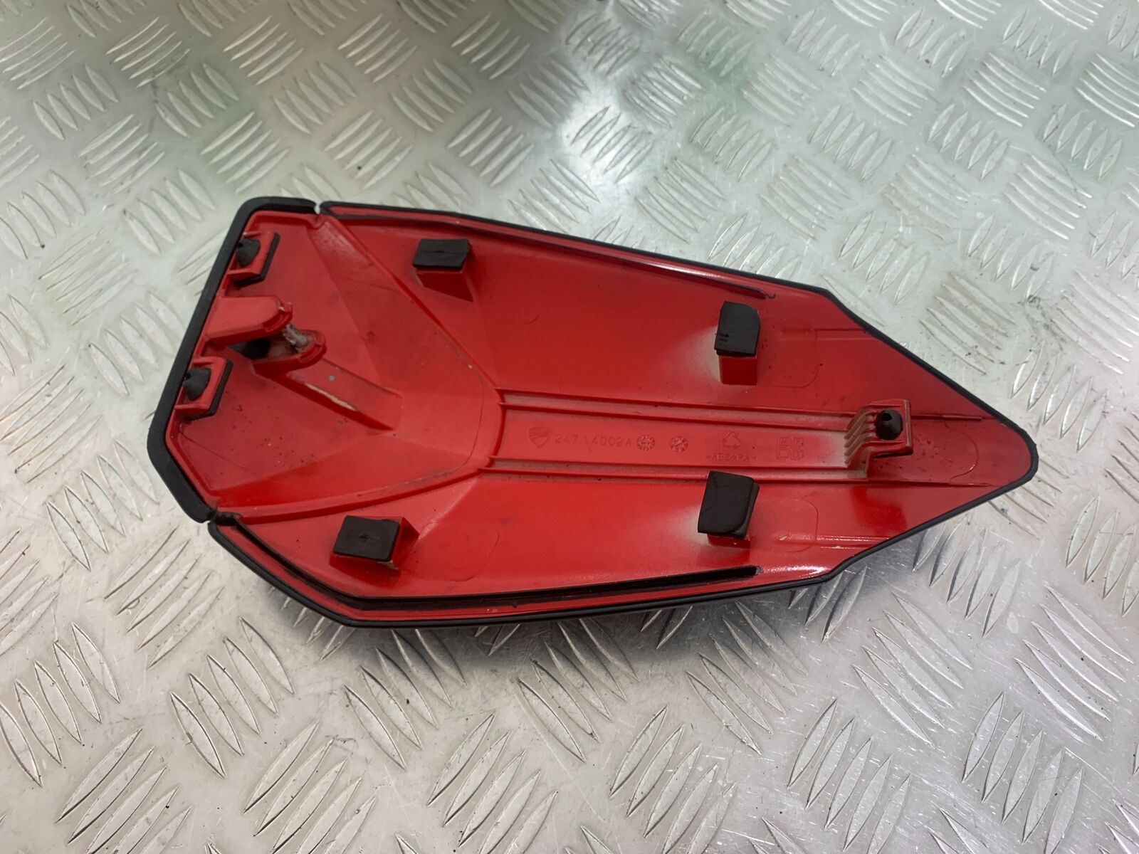 DUCATI 1199 PANIGALE REAR SEAT COWL  YEAR 2012-2014 (CMB1047)