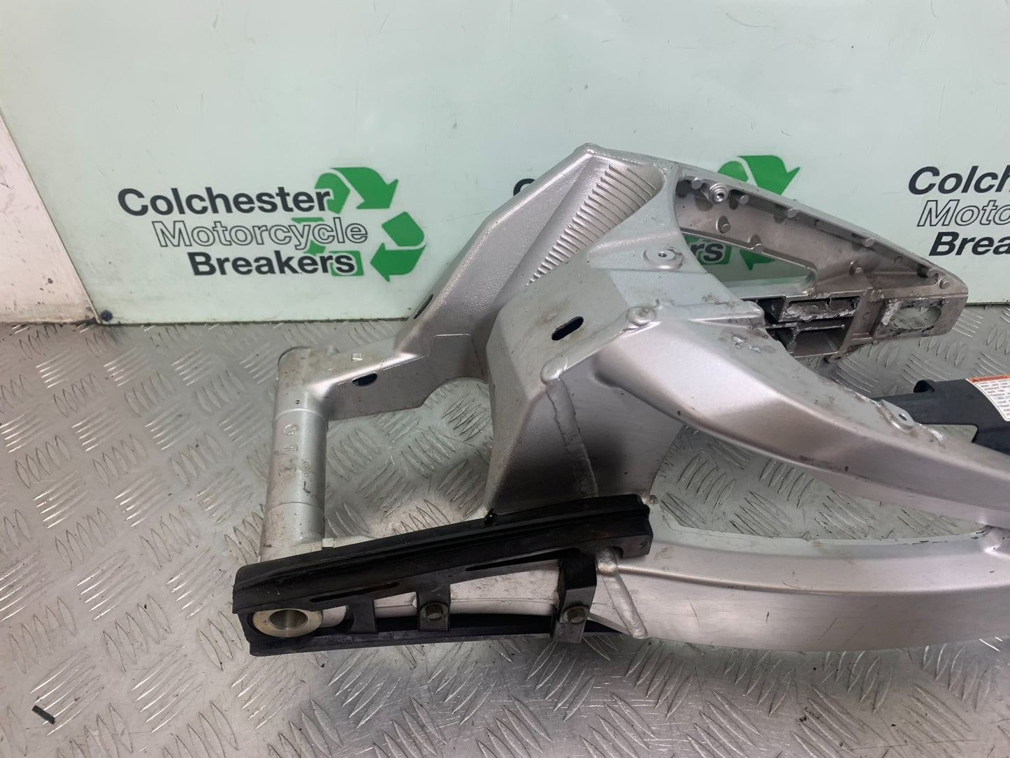 SUZUKI GSR600 GSR 600 SWINGARM   2006-2010 (CMB1177)