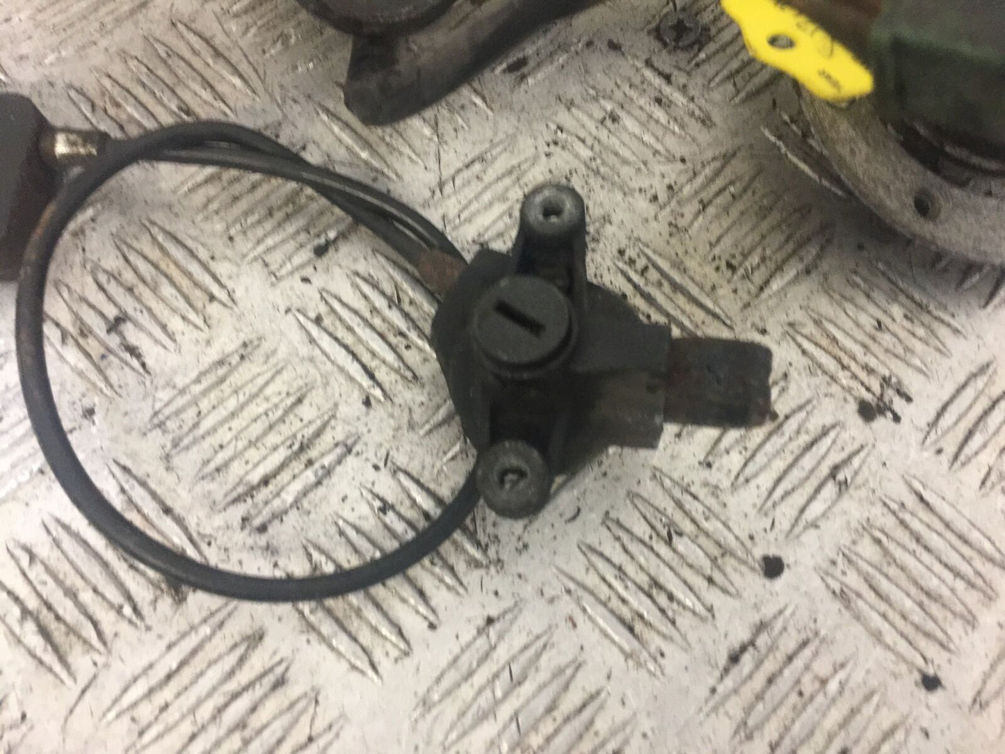 SUZUKI RF600 RF 600 LOCKS AND KEY  YEAR 1996 (STOCK 679)