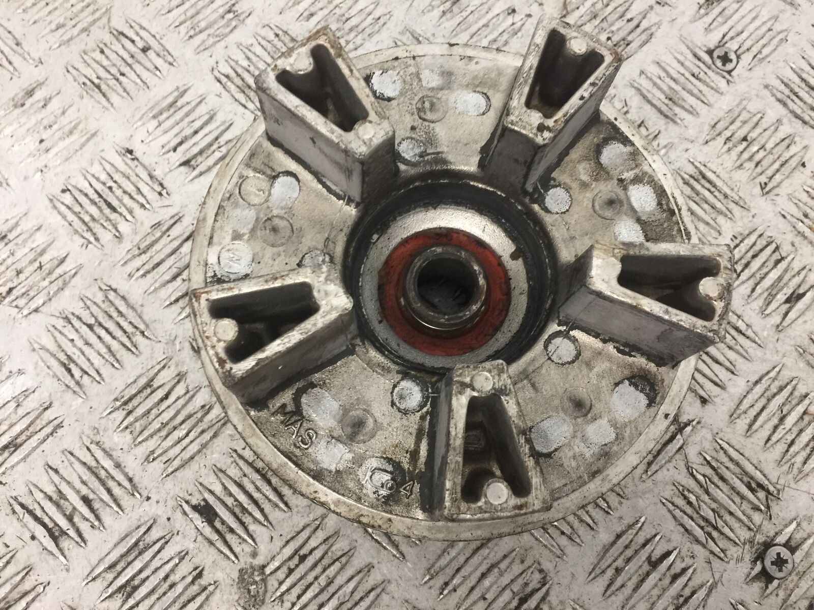 HONDA VTR1000 VTR 1000 FIRESTORM SPROCKET CARRIER  YEAR 2002 (STOCK 794)