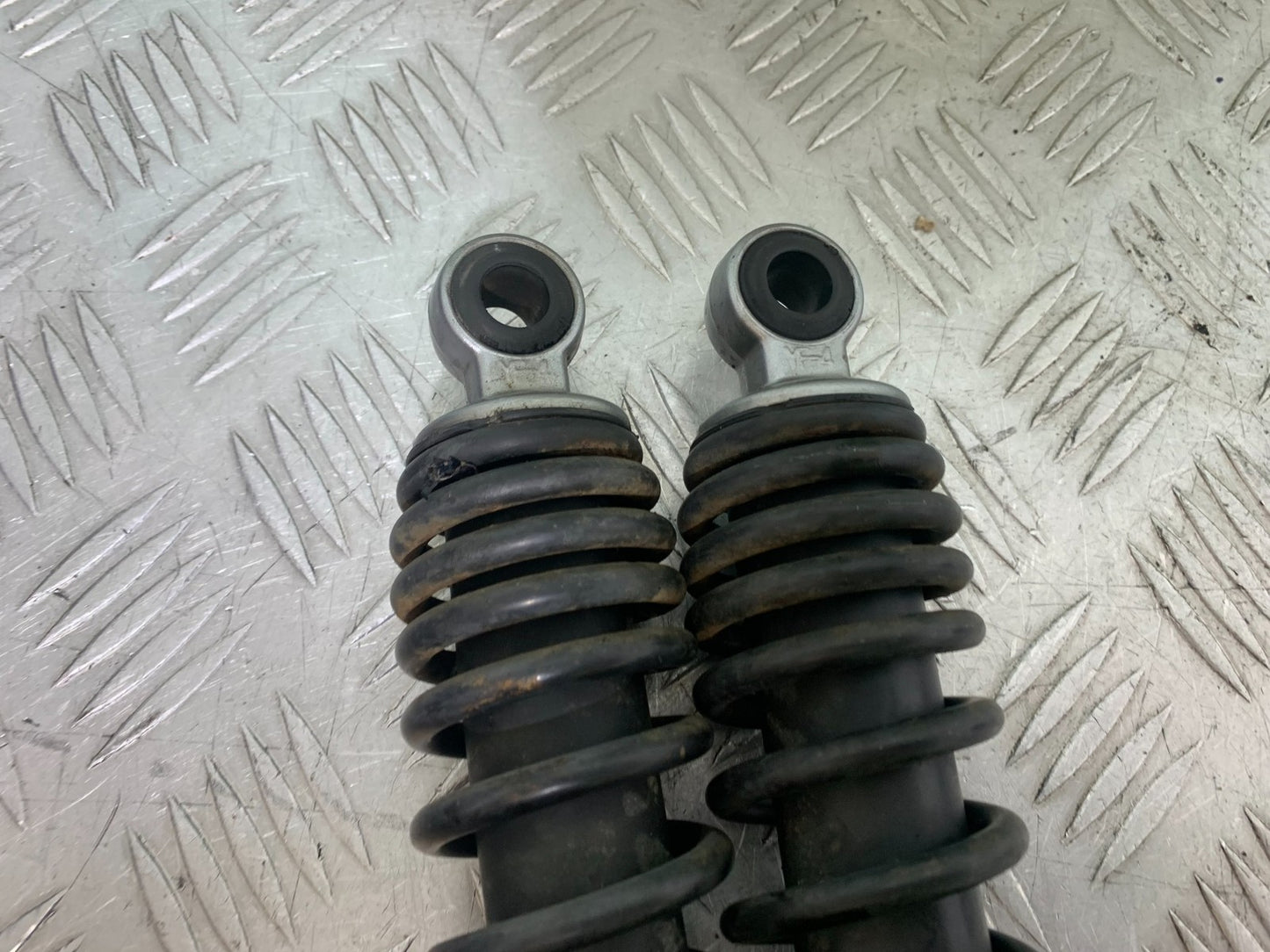 YAMAHA YS125 YS 125 REAR SHOCKS  YEAR 2017-2021 (CMB1321)