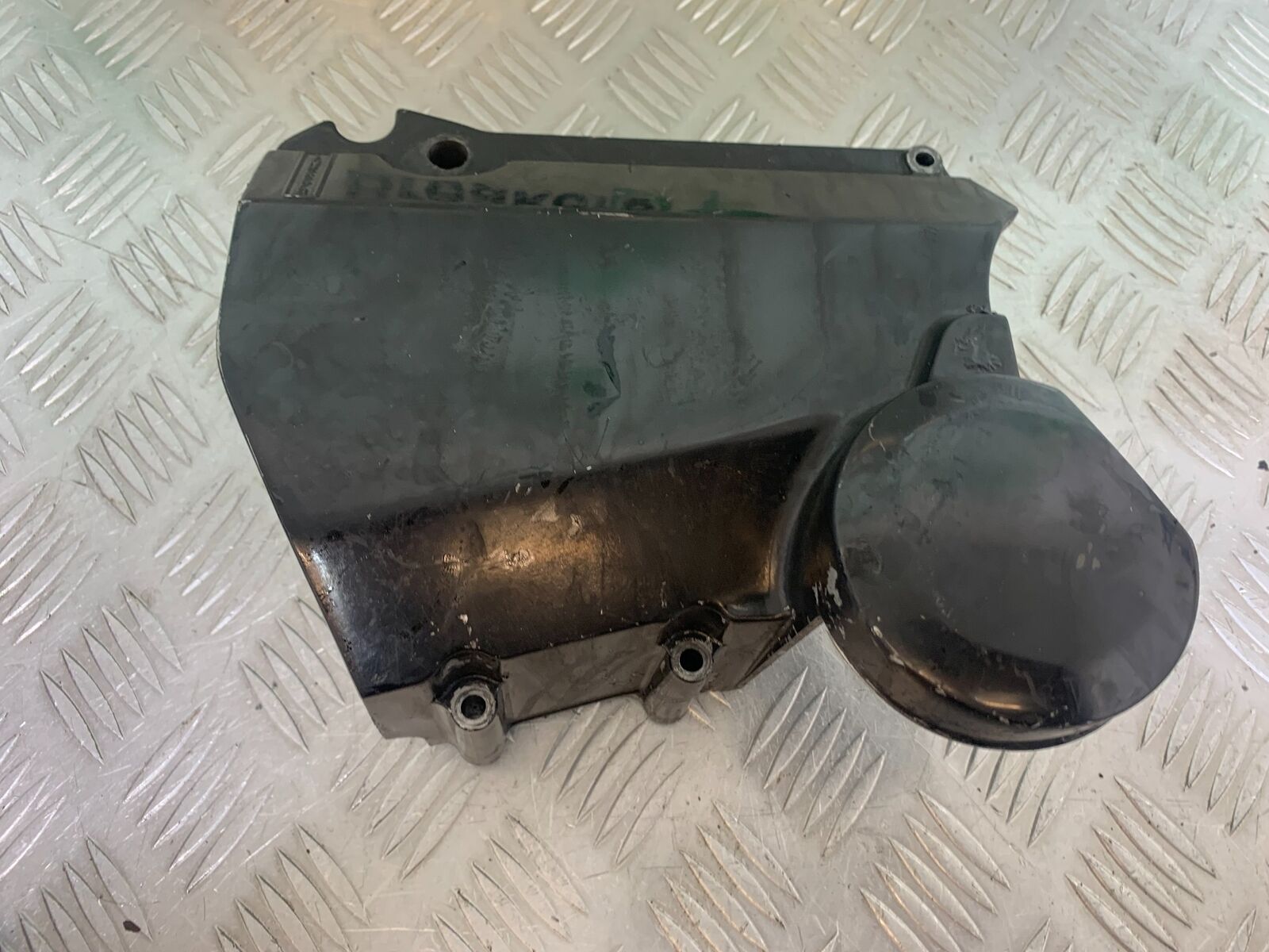 KAWASAKI Z750 ZR750 ZR-7S SPROCKET COVER  YEAR 1999-05 (CMB1135)