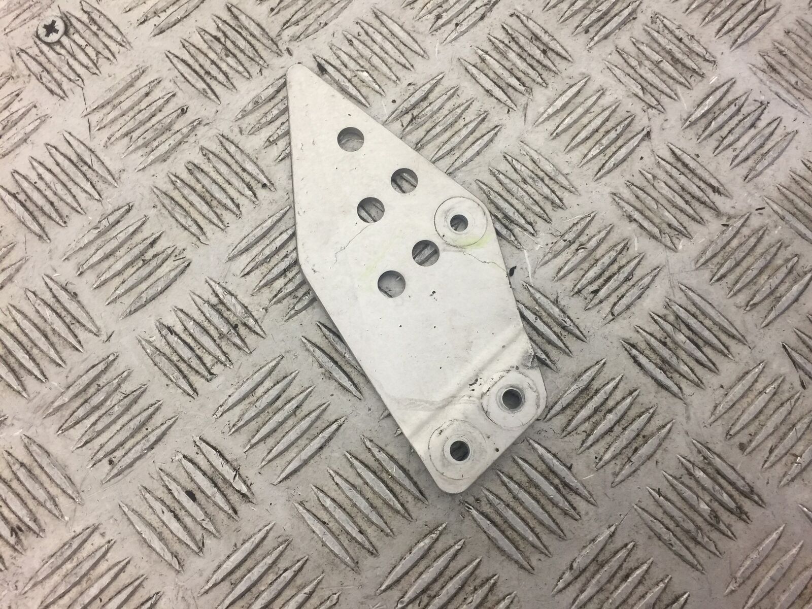 KAWASAKI Z750 Z 750 RIGHT HEEL PLATE   YEAR 2009
