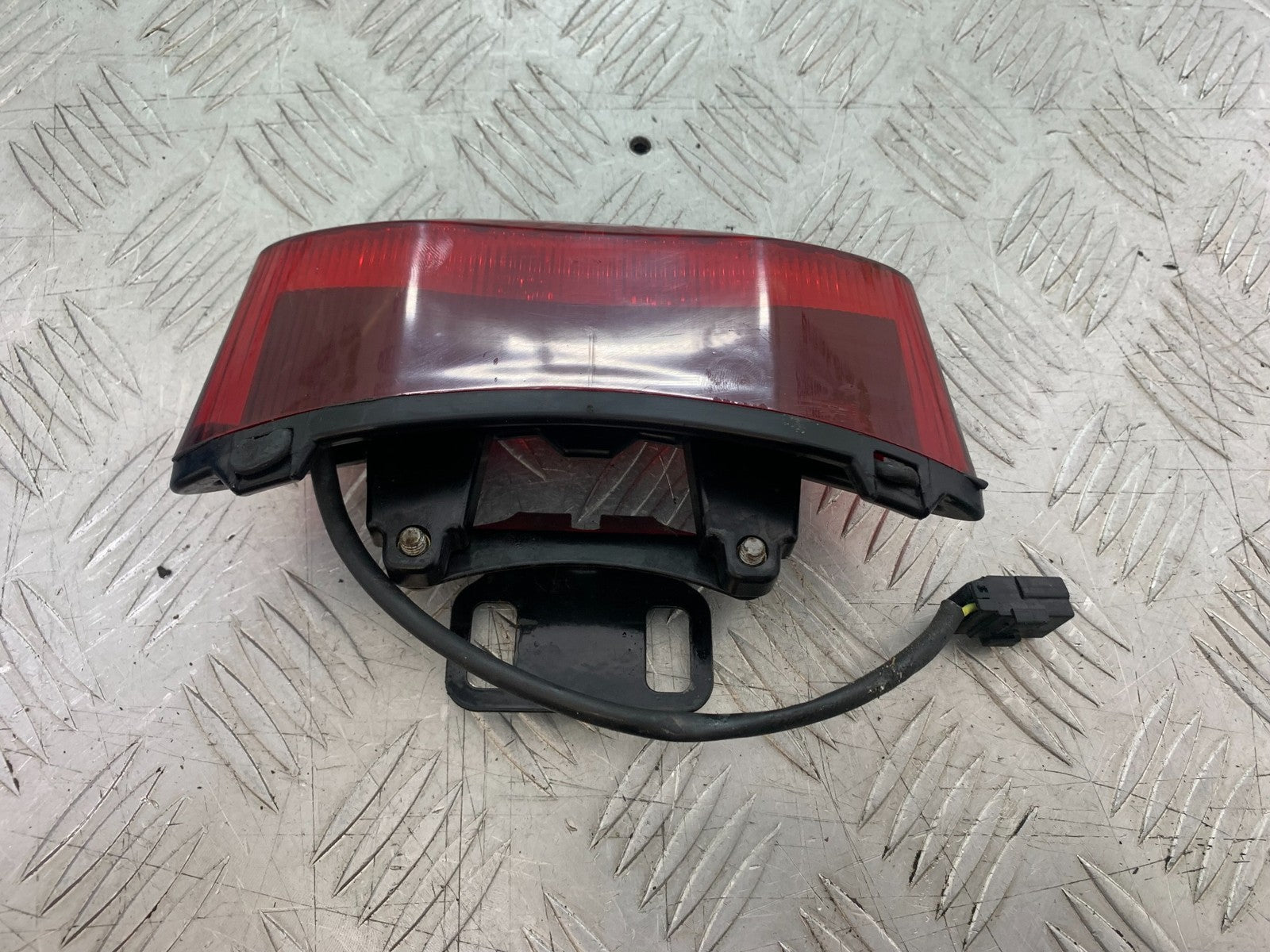 TRIUMPH 1050 SPRINT GT REAR LIGHT  YEAR 2010-2016 (CMB1250)