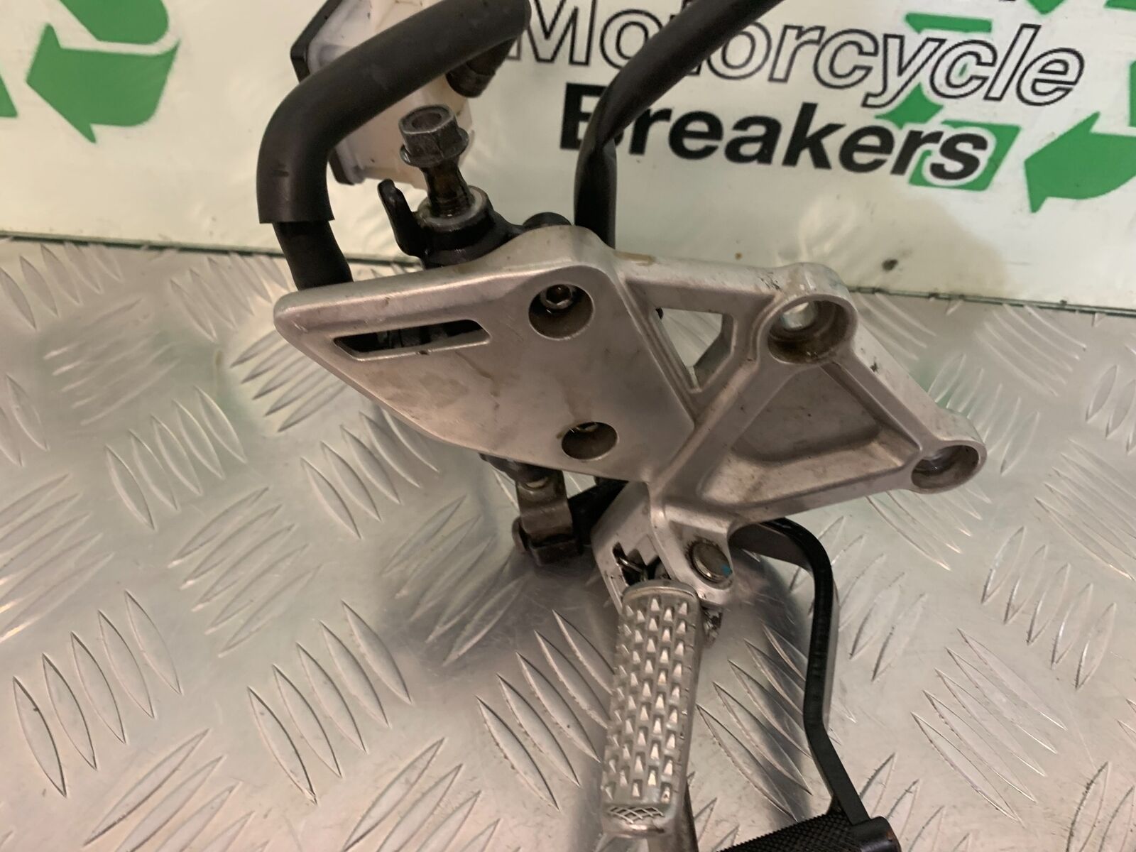 HONDA CBR650 R CBR 650R FRONT RIGHT HANGER AND PEG   YEAR 2019-2020 (STOCK 952)