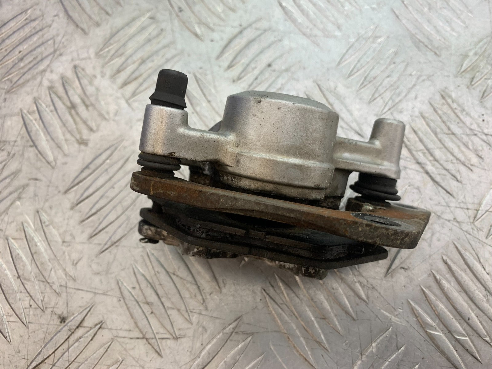 YAMAHA YBR125 CUSTOM FRONT BRAKE CALIPER YEAR 2008-2016 (CMB1192)