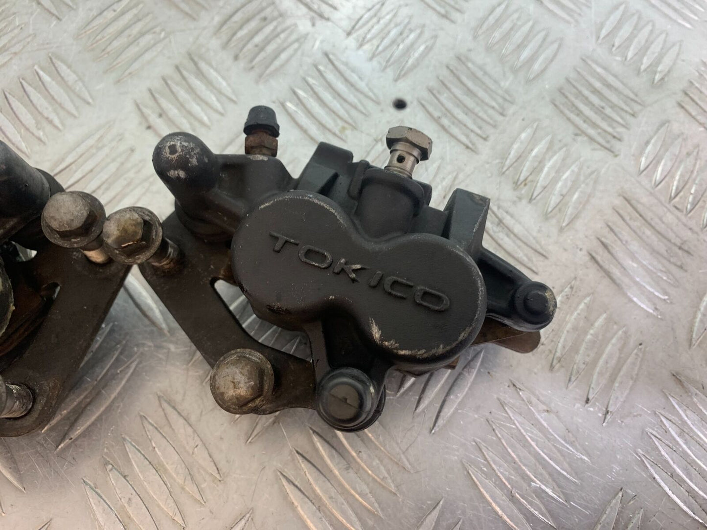 KAWASAKI Z750 ZR750 ZR-7S FRONT BRAKE CALIPERS   YEAR 1999-05 (CMB1135)