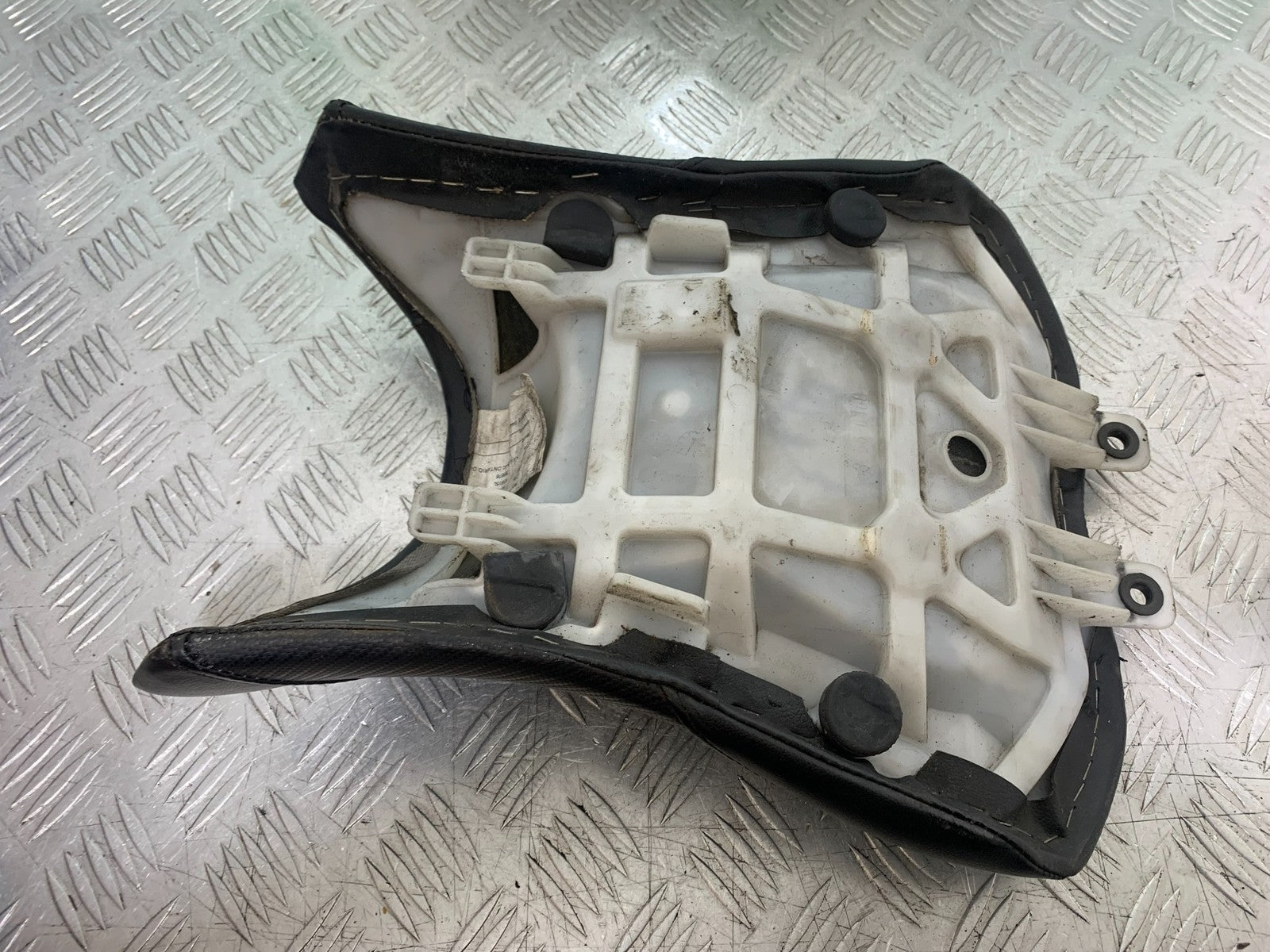 KAWASAKI Z1000 SX FRONT SEAT  YEAR 2014-16 (CMB1264)