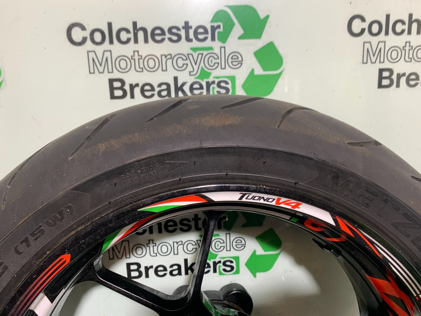 APRILIA TUONO 1000 V4R FRONT WHEEL YEAR 2011-13  (CMB1316)