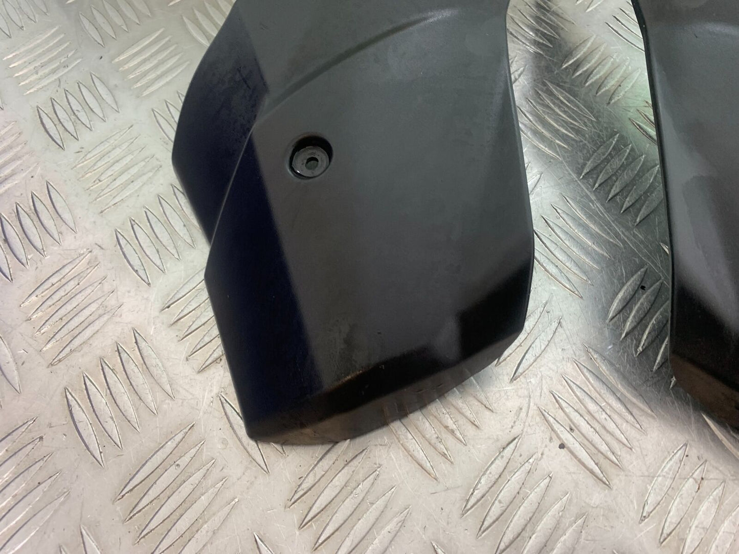 TRIUMPH TIGER 800 LEFT AND RIGHT INFILL COVERS  YEAR 2011-2014 (CMB1113)