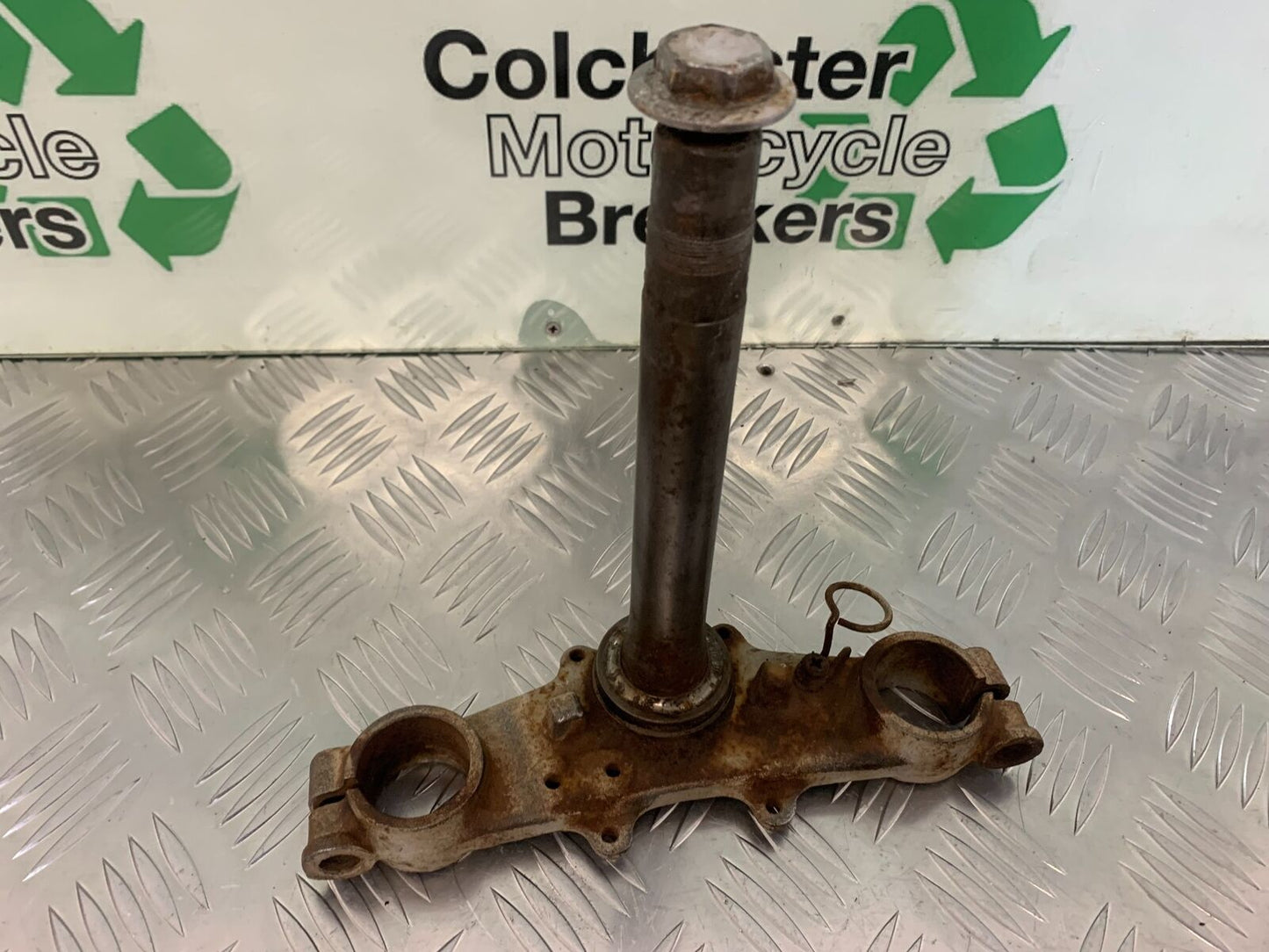 YAMAHA XT250 XT 250 BOTTOM  YOKE  YEAR 1980-1982  (STOCK 944)