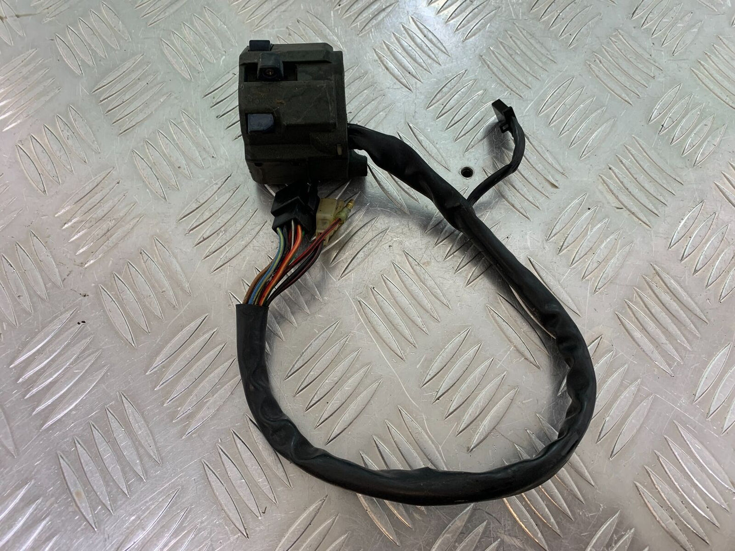 KAWASAKI ZR 750 ZEPHYR LEFT SWITCH GEAR YEAR 1991-95 (CMB1008)