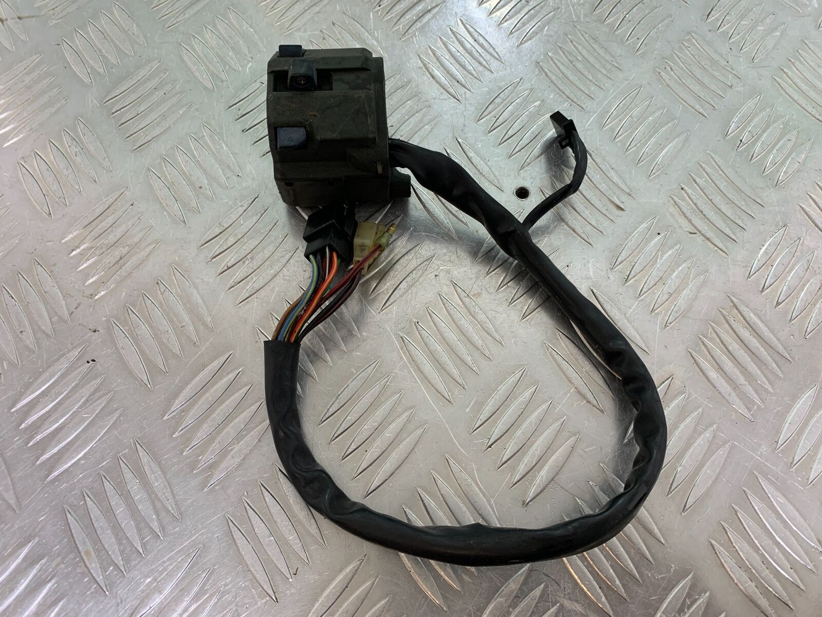 KAWASAKI ZR 750 ZEPHYR LEFT SWITCH GEAR YEAR 1991-95 (CMB1008)