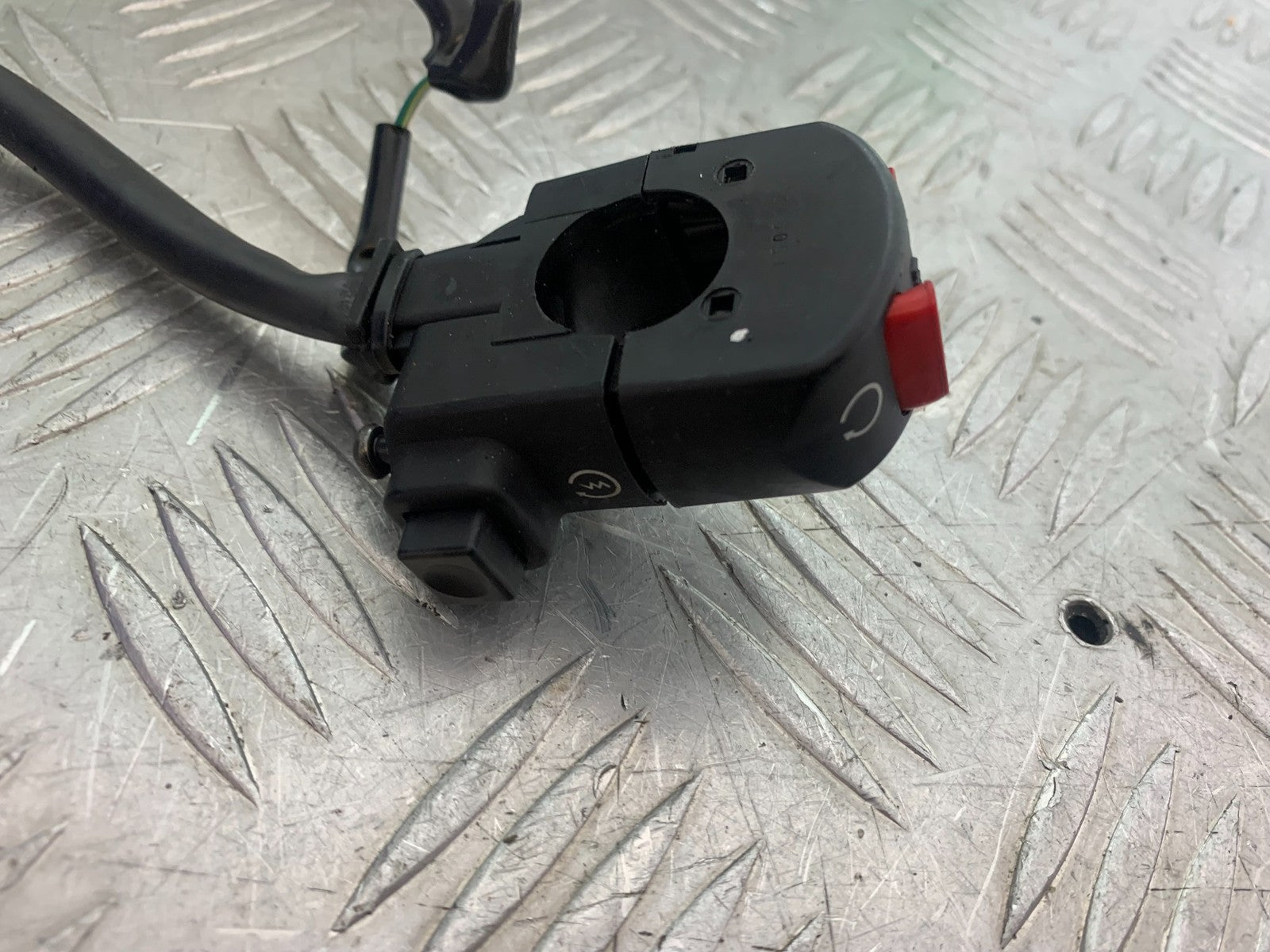 HONDA CBR1000 rr FIREBLADE RIGHT SWITCH GEAR   YEAR 2012-2016 (CMB1198)