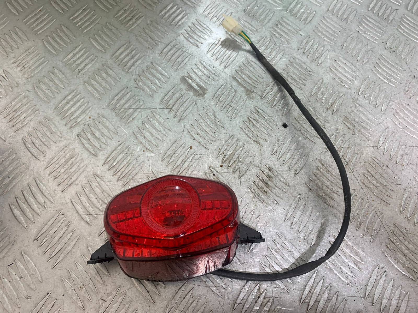 HONDA CBF125 CBF 125 REAR LIGHT   YEAR 2009-14  (CMB1172)