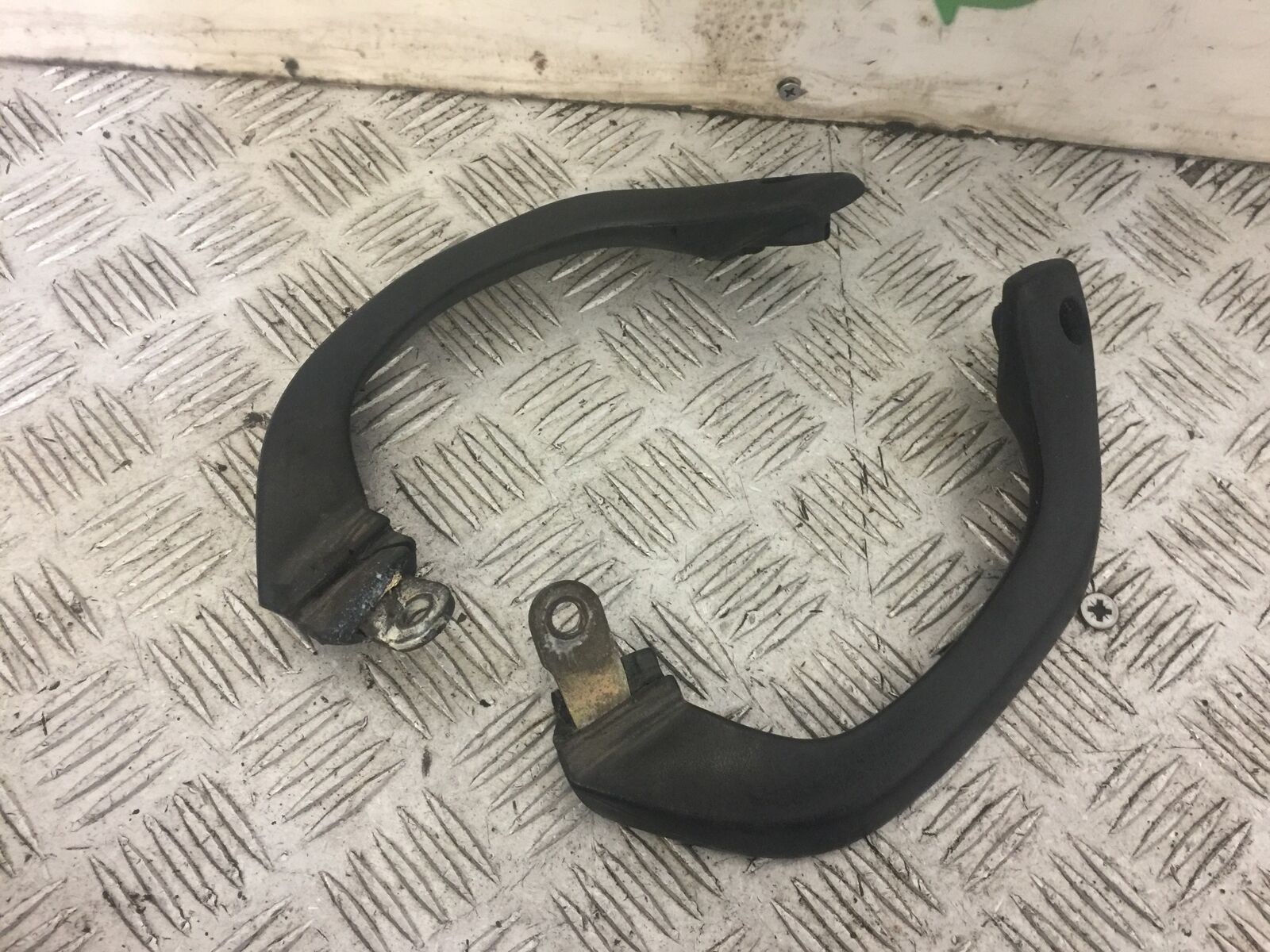 SUZUKI RF600 RF 600 GRAB RAILS   YEAR 1996 (STOCK 679)