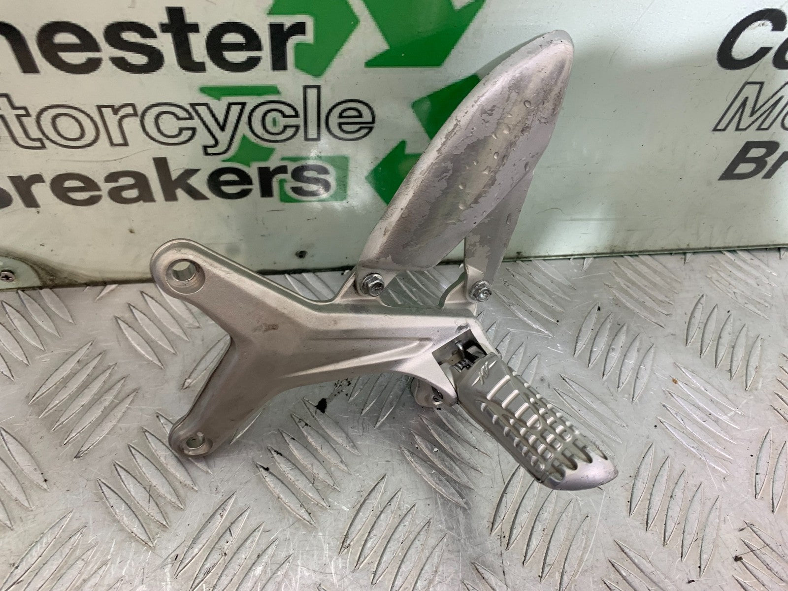 MV AGUSTA 800 F3 FRONT LEFT HANGER AND PEG YEAR 2017-2019 (CMB1227)