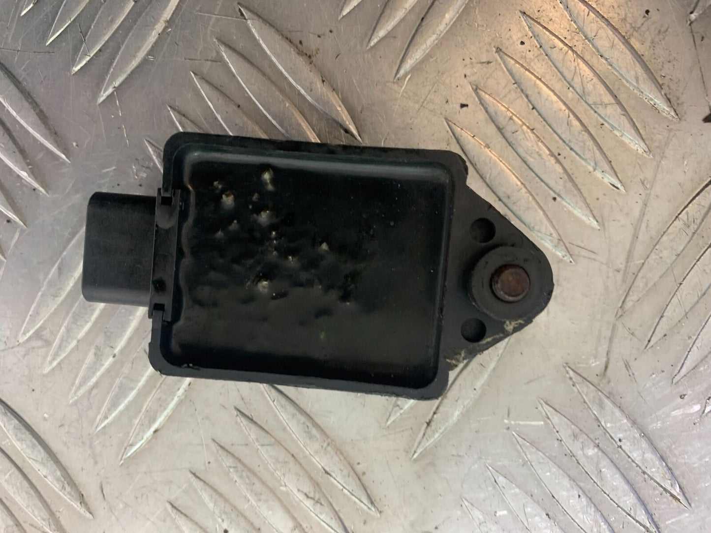 KAWASAKI Z750 ZR750 ZR-7S RELAY  UNIT  YEAR 1999-05 (CMB1135)